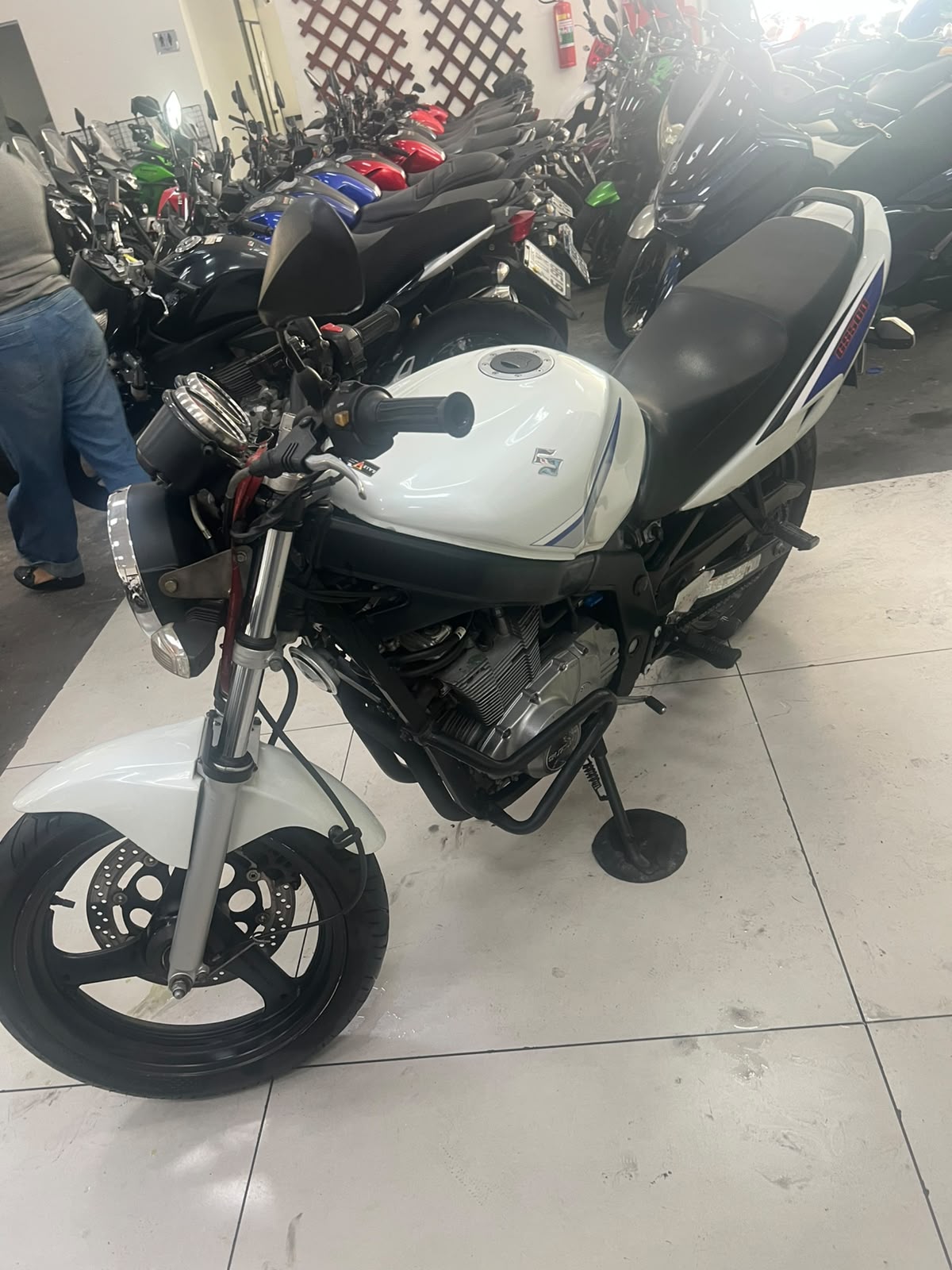 SUZUKI GS 500E