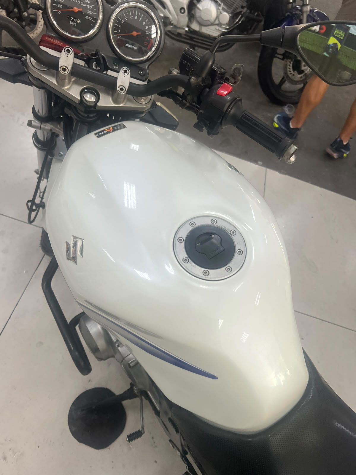 SUZUKI GS 500E