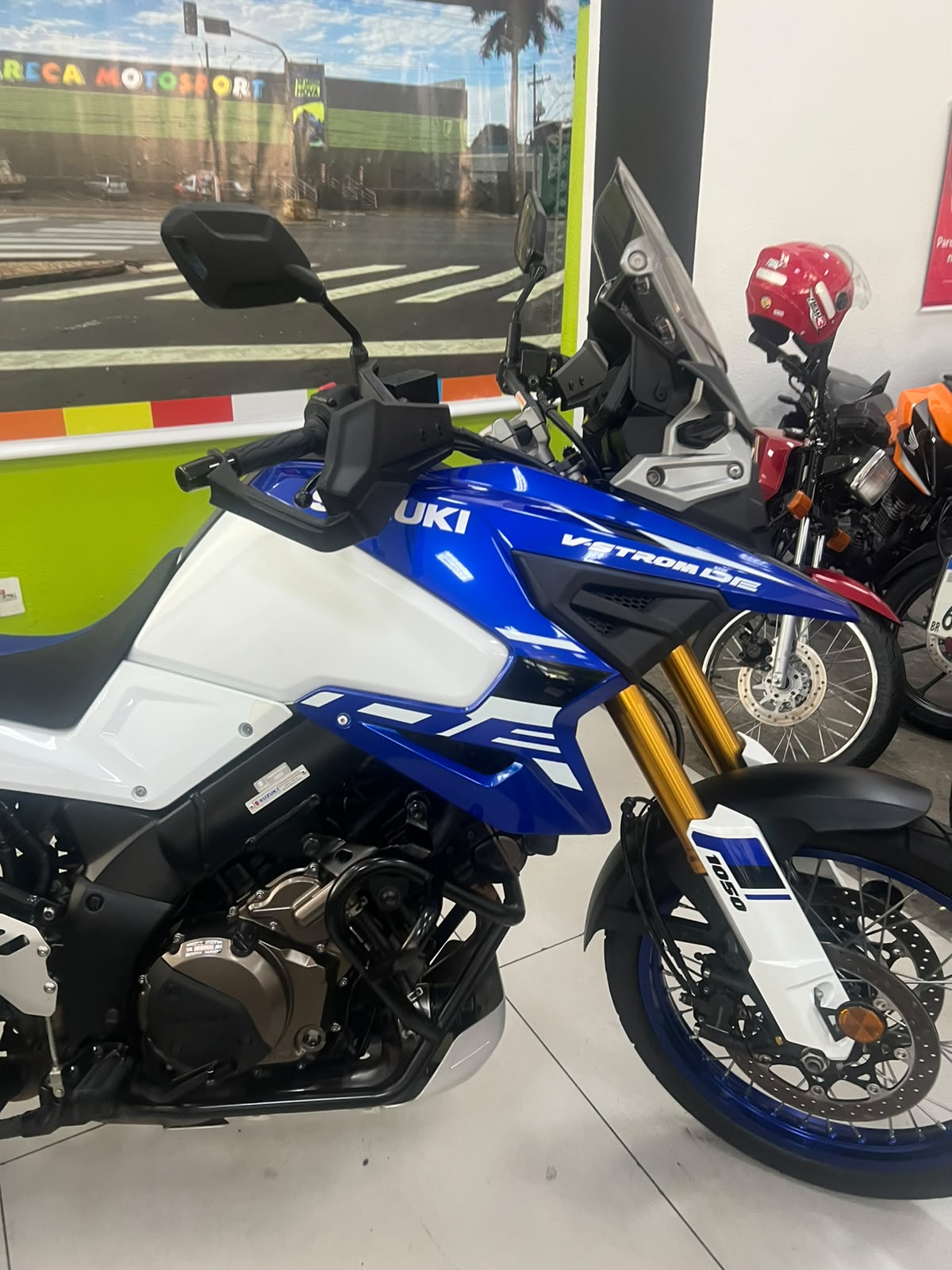 SUZUKI V STROM 1050