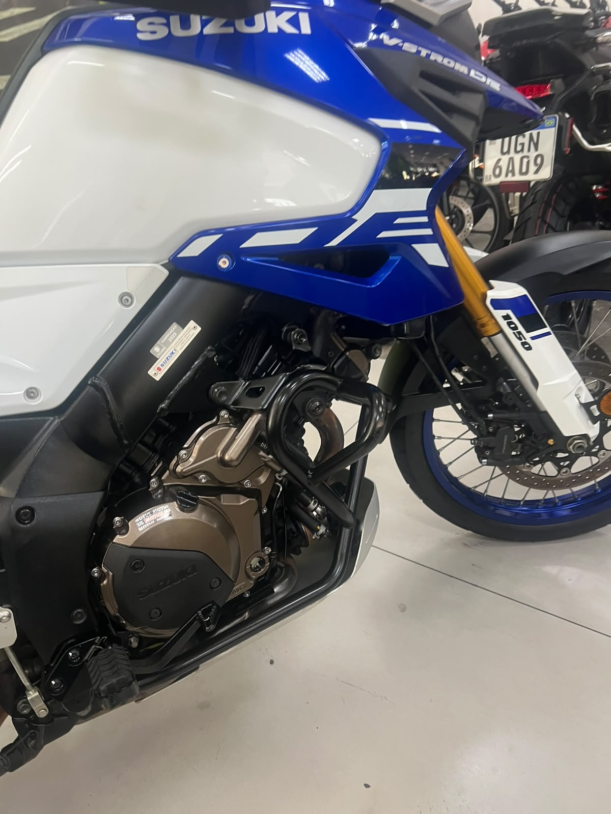 SUZUKI V STROM 1050