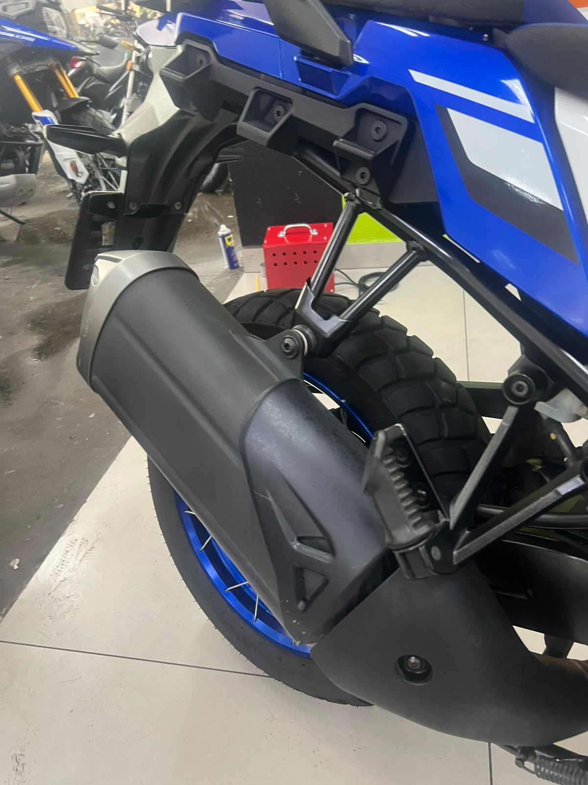 SUZUKI V STROM 1050