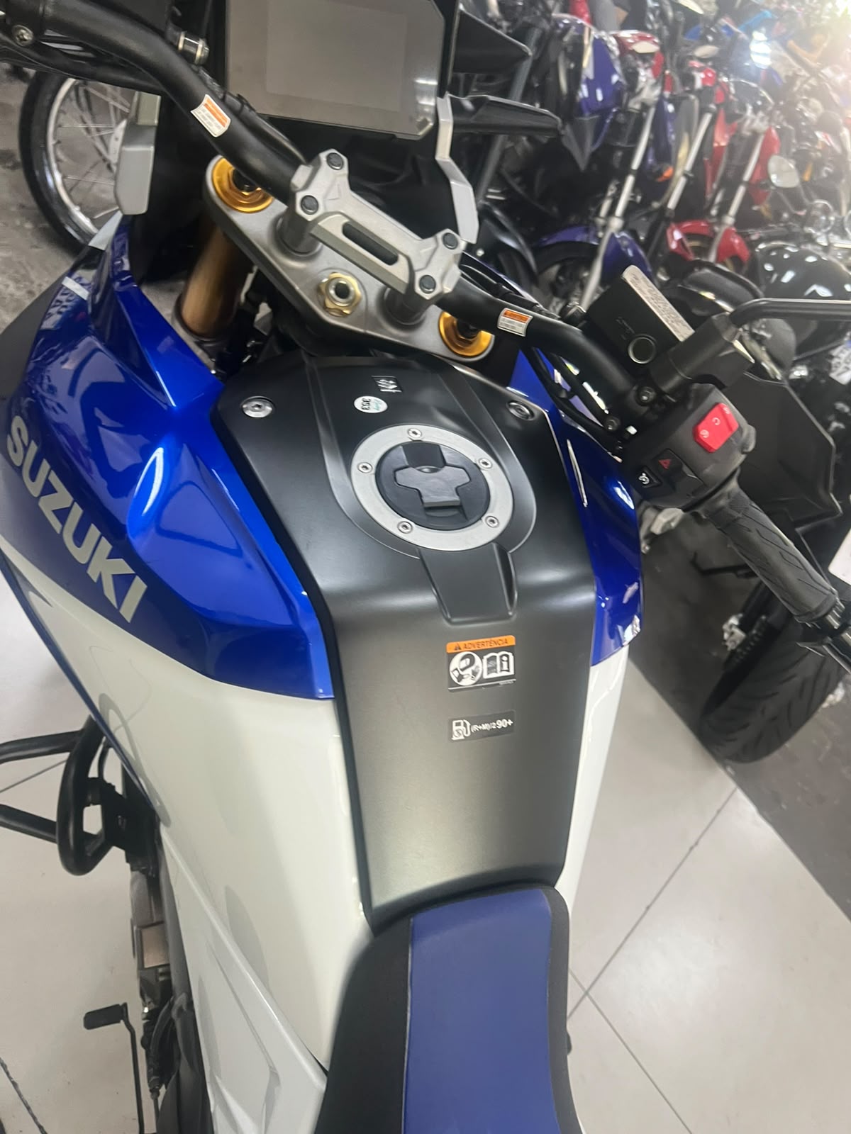SUZUKI V STROM 1050
