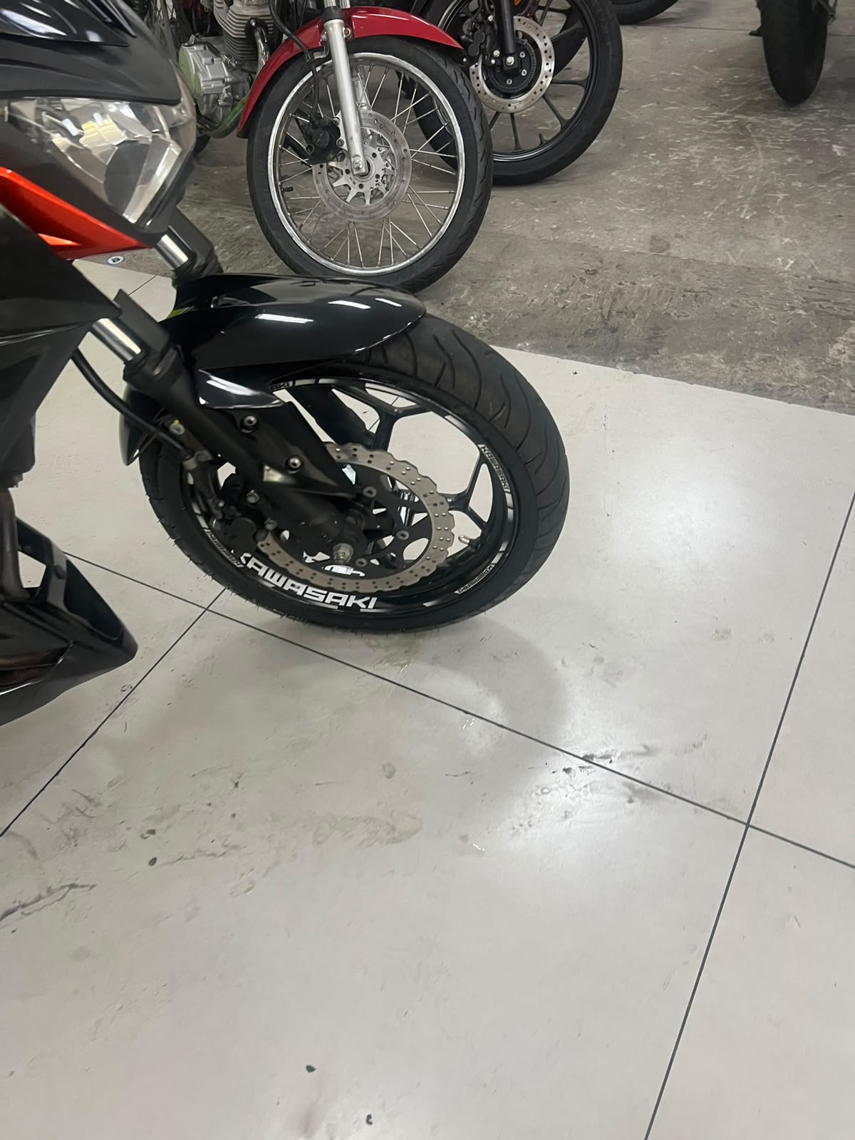 KAWASAKI Z300
