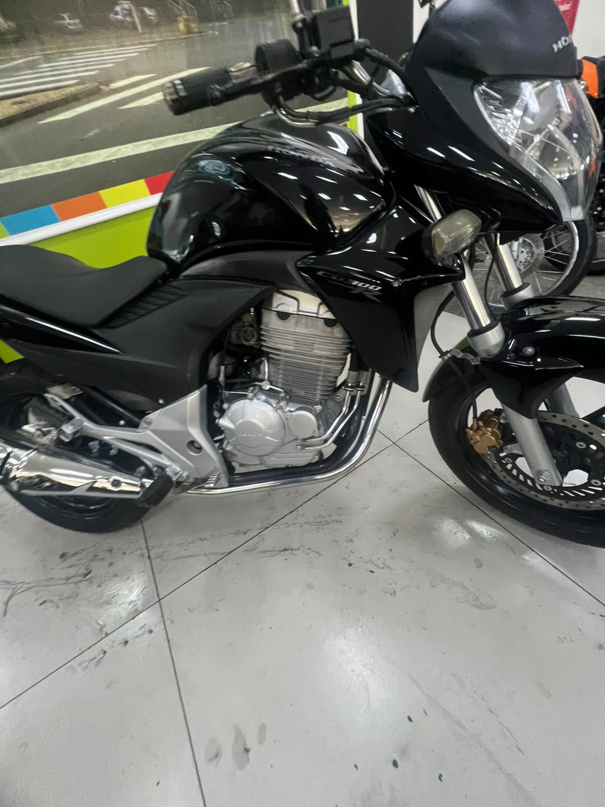 HONDA CB 300R