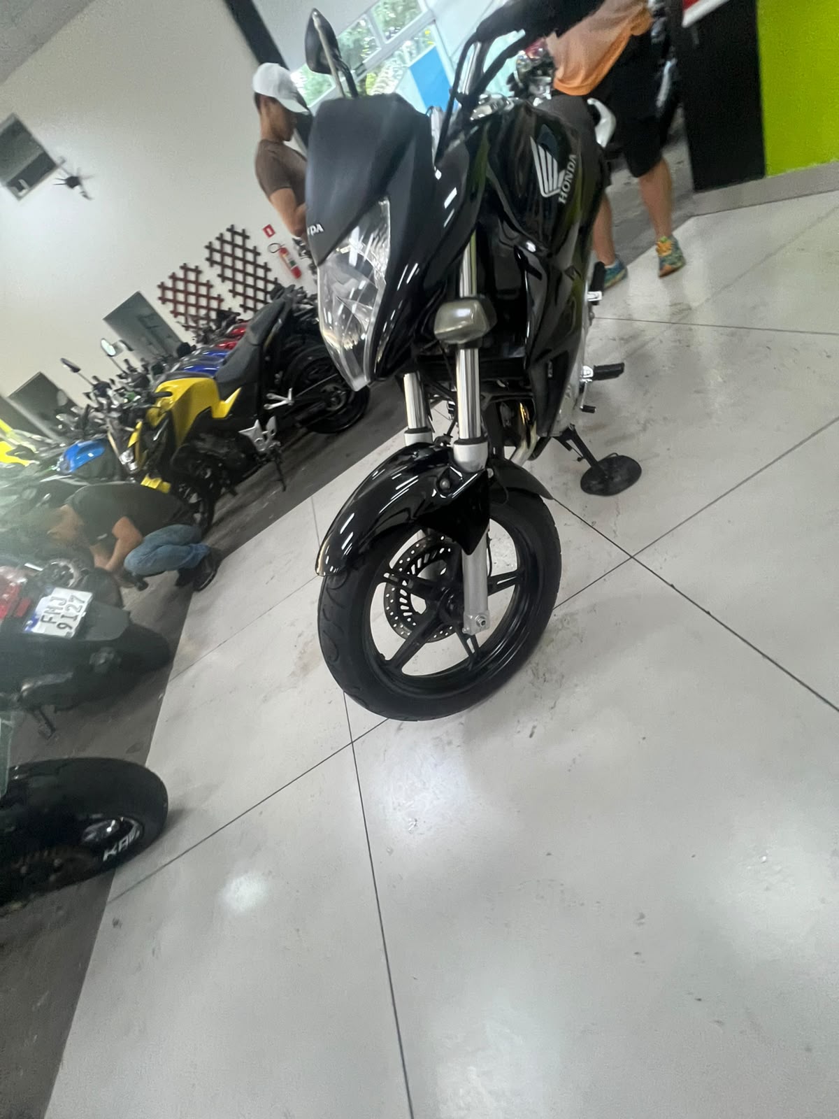 HONDA CB 300R