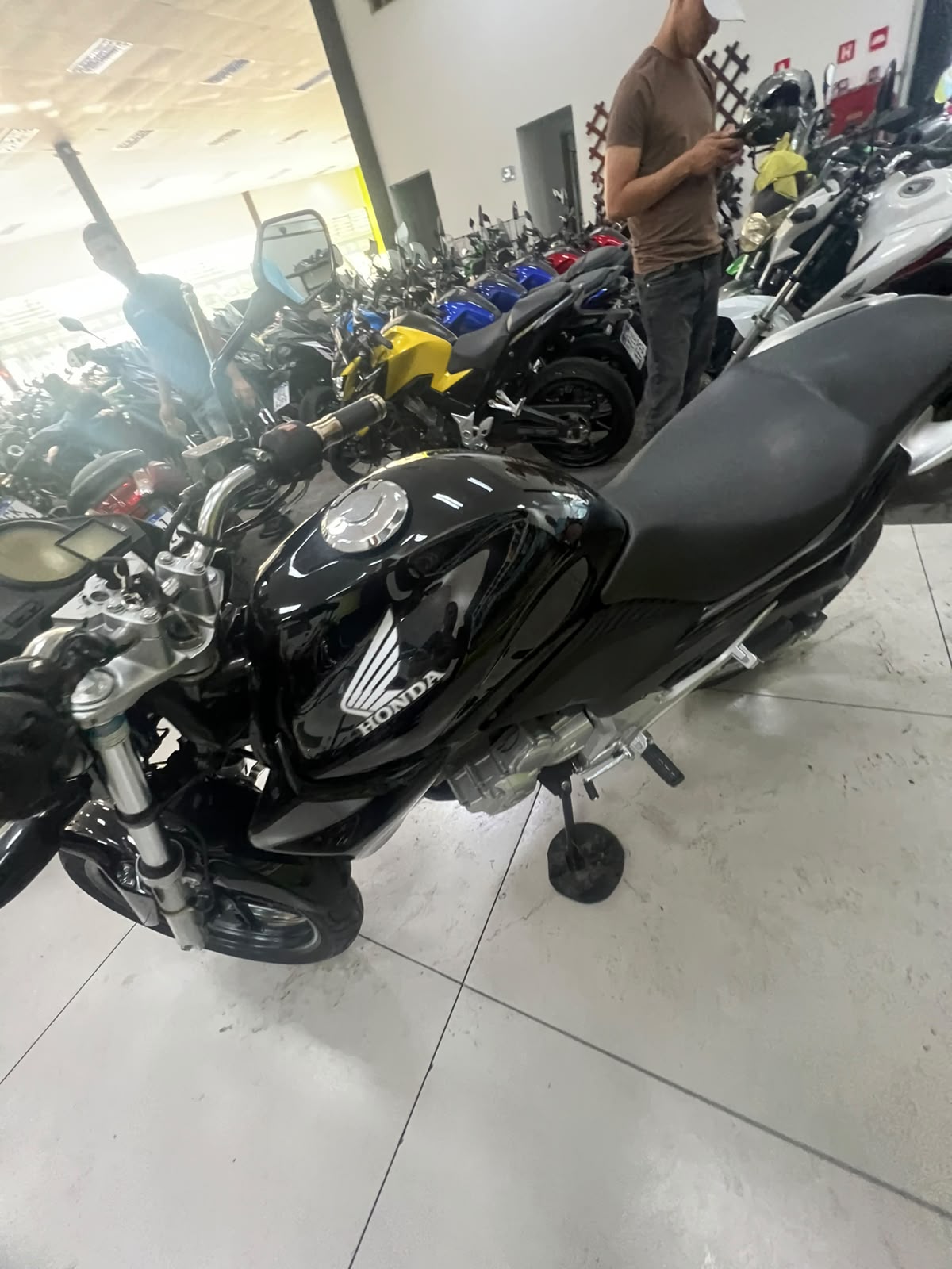 HONDA CB 300R