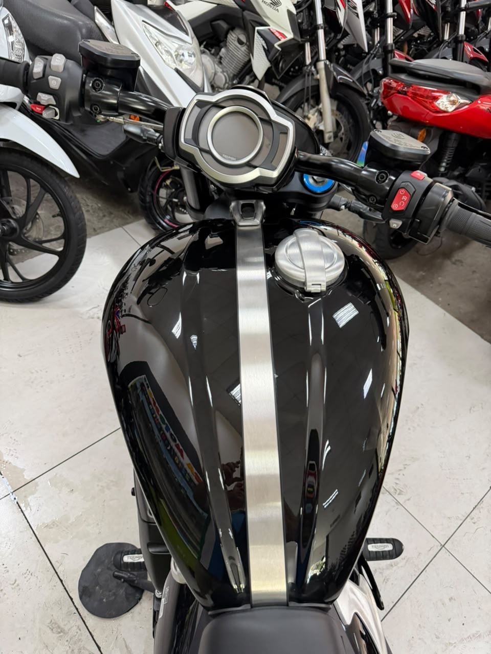 TRIUMPH ROCKET III R