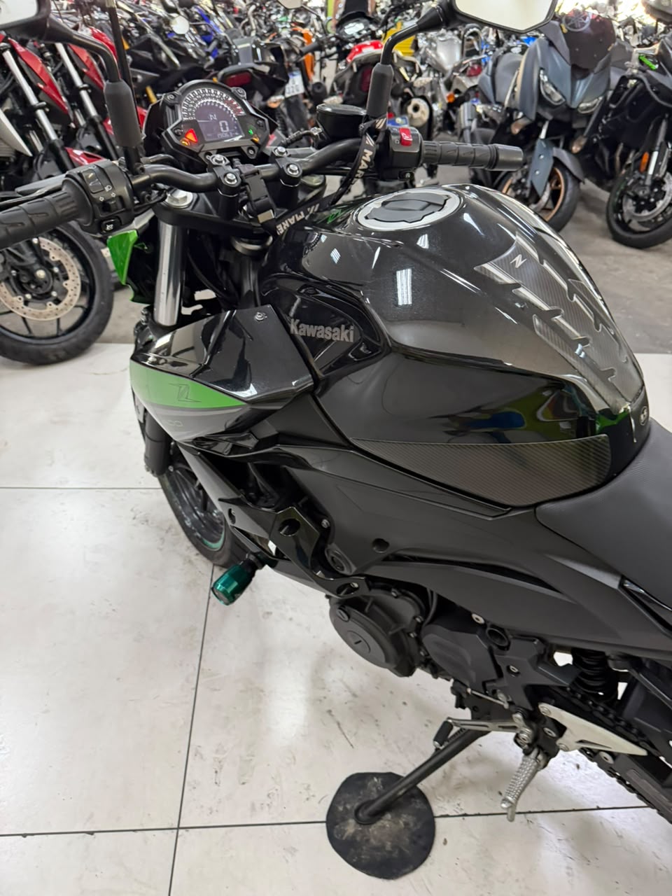 KAWASAKI Z400