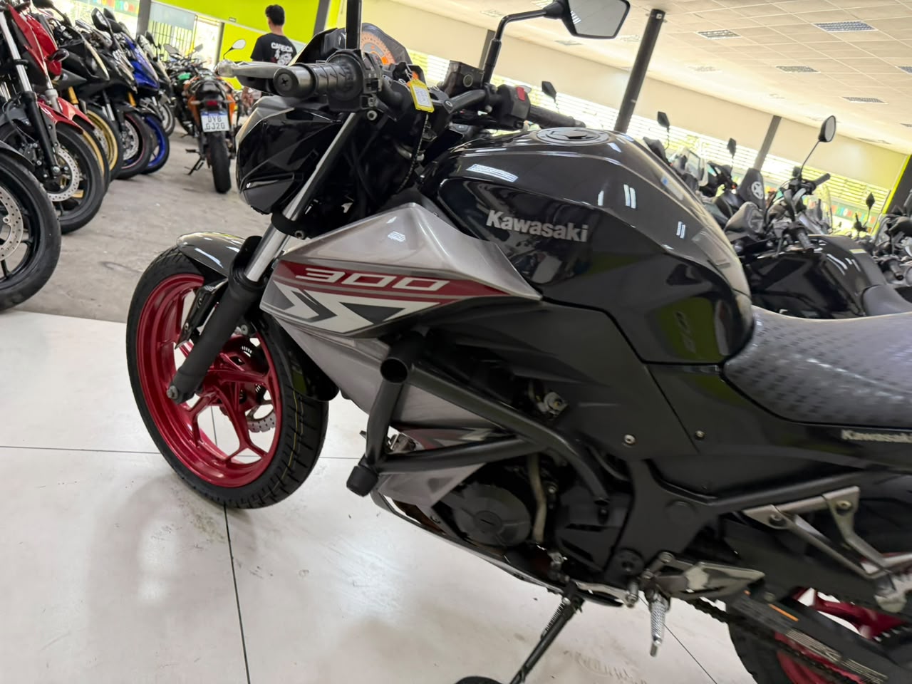 KAWASAKI Z300 ABS
