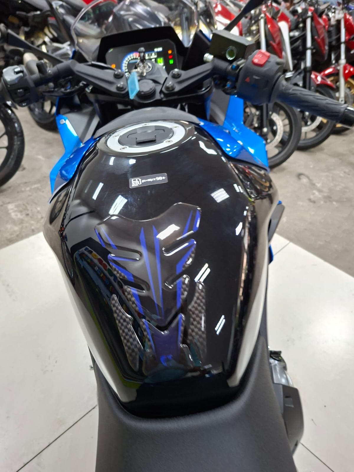 SUZUKI GSX S1000 ABS