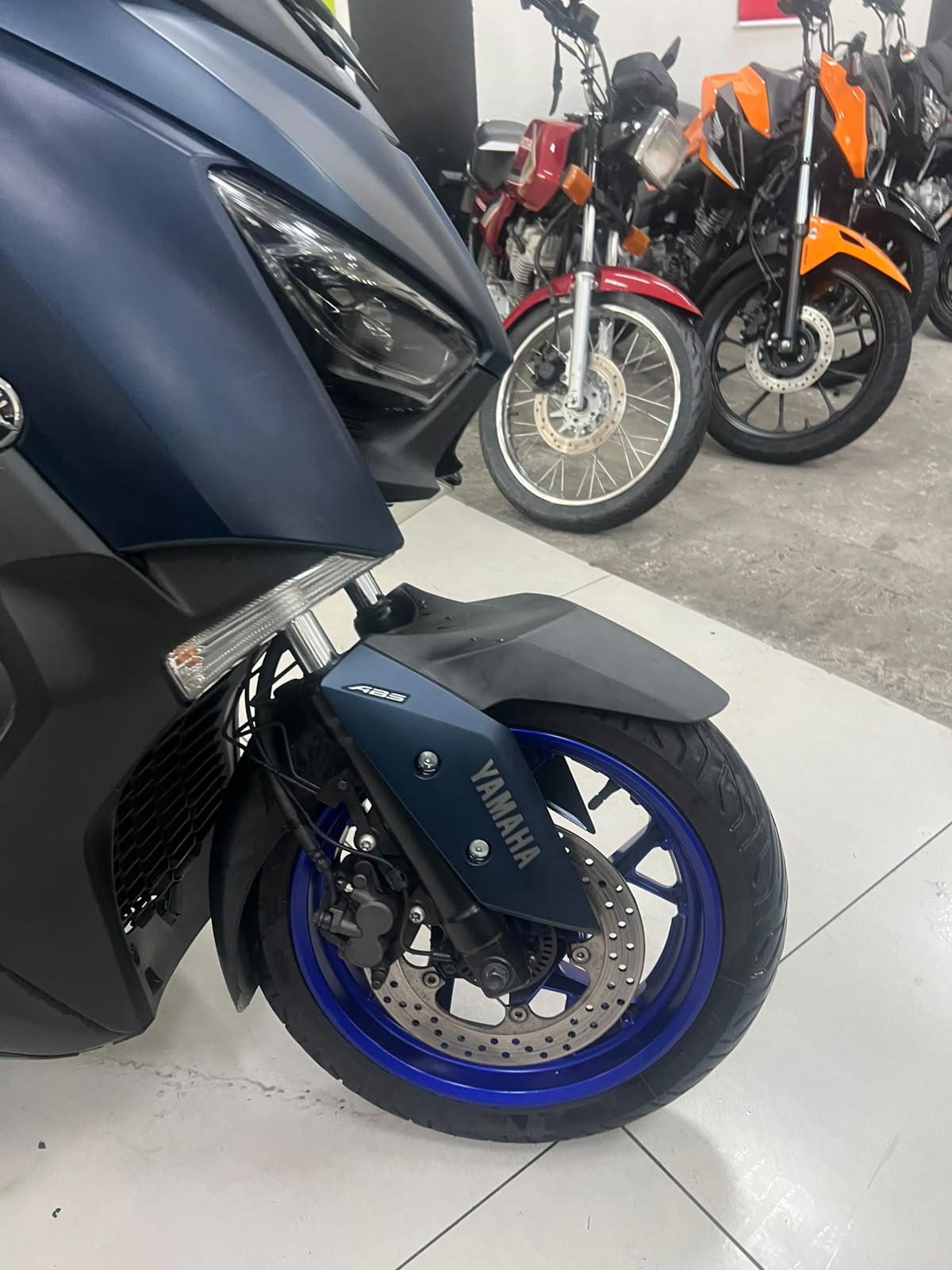 YAMAHA XMAX 250 CONNECTED ABS