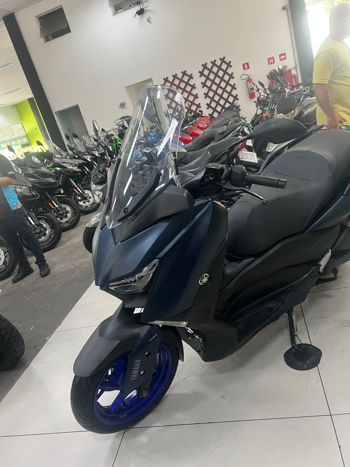 YAMAHA XMAX 250 CONNECTED ABS