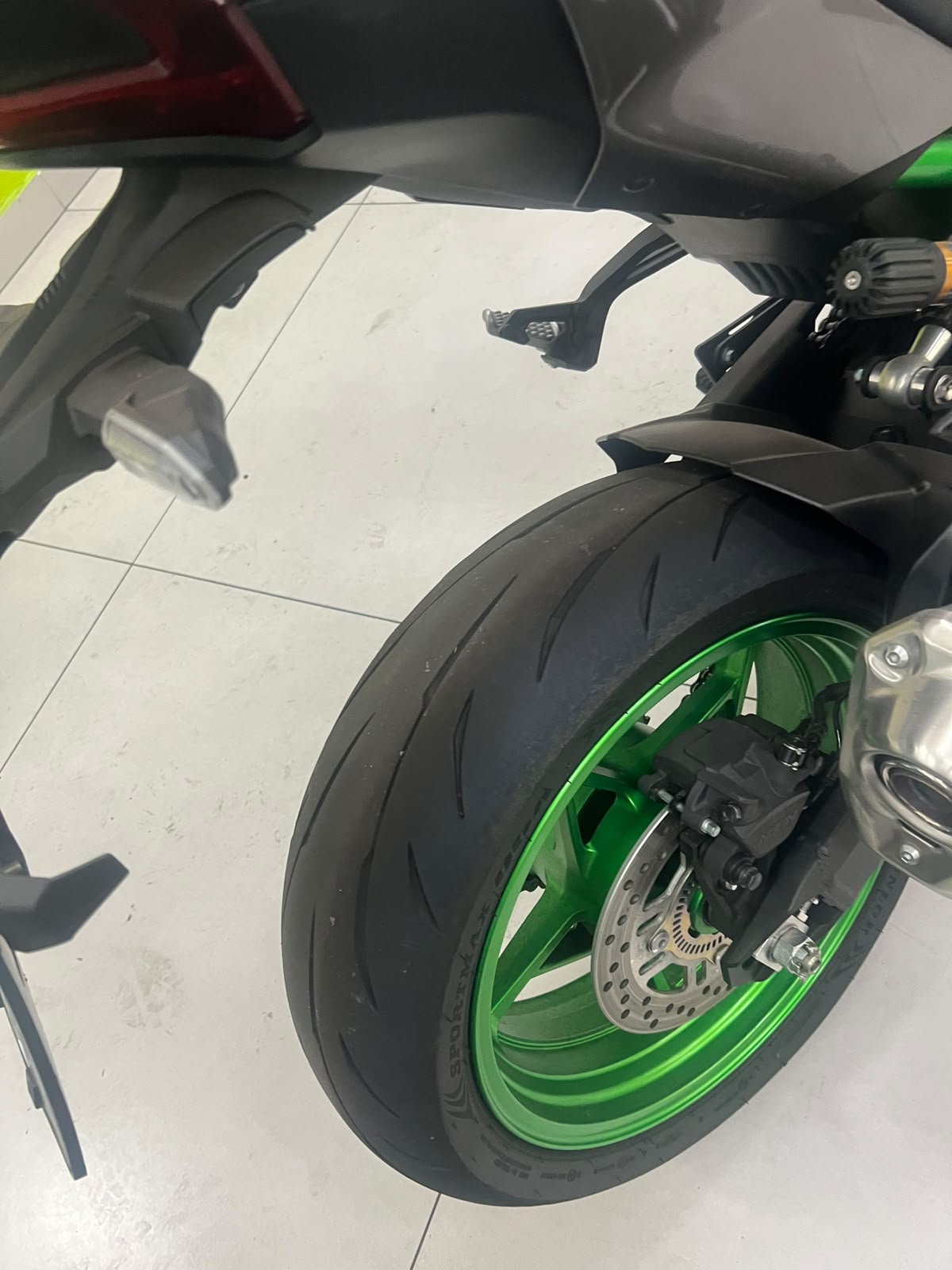 KAWASAKI Z900 R EDITION