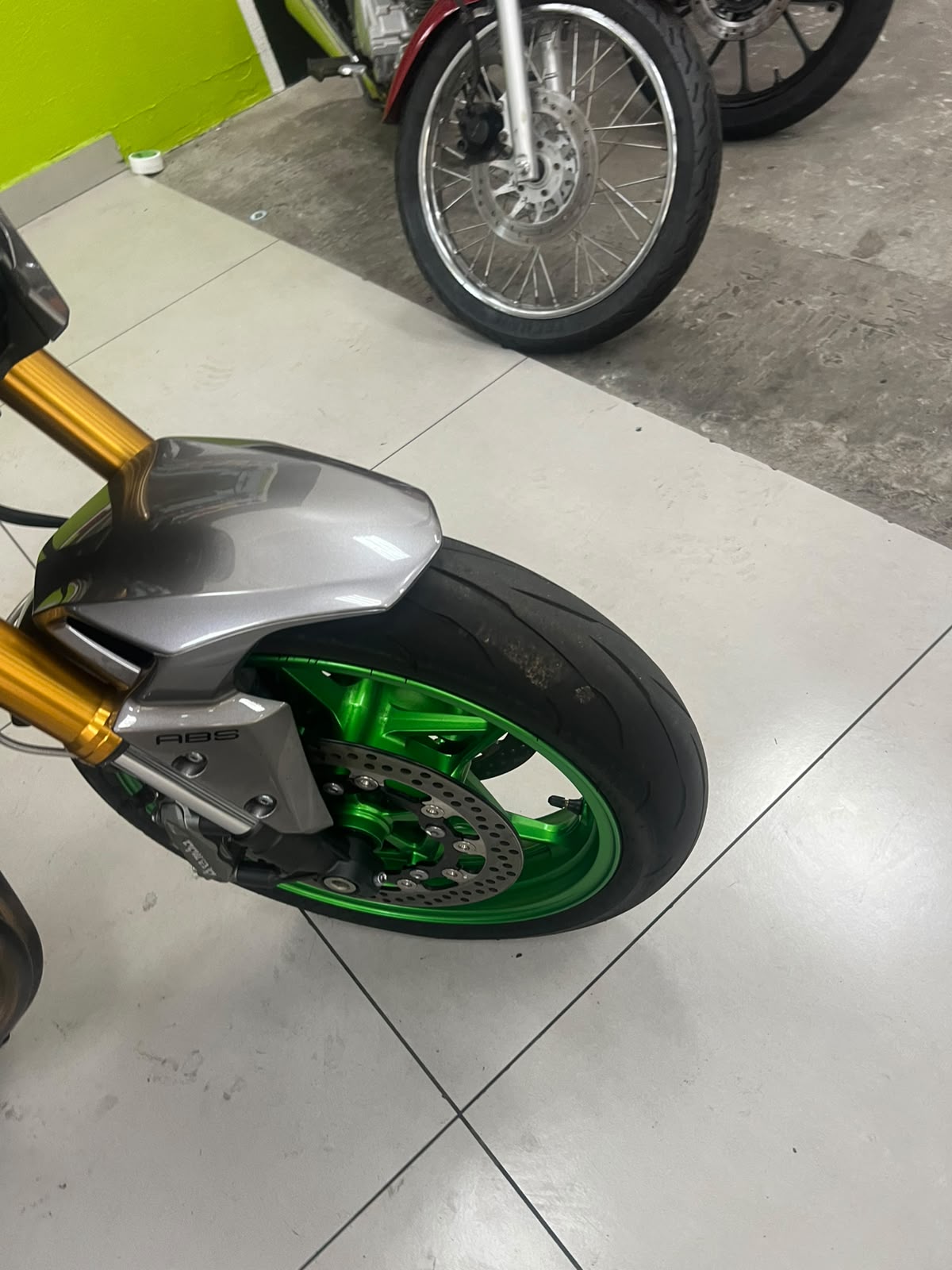KAWASAKI Z900 R EDITION