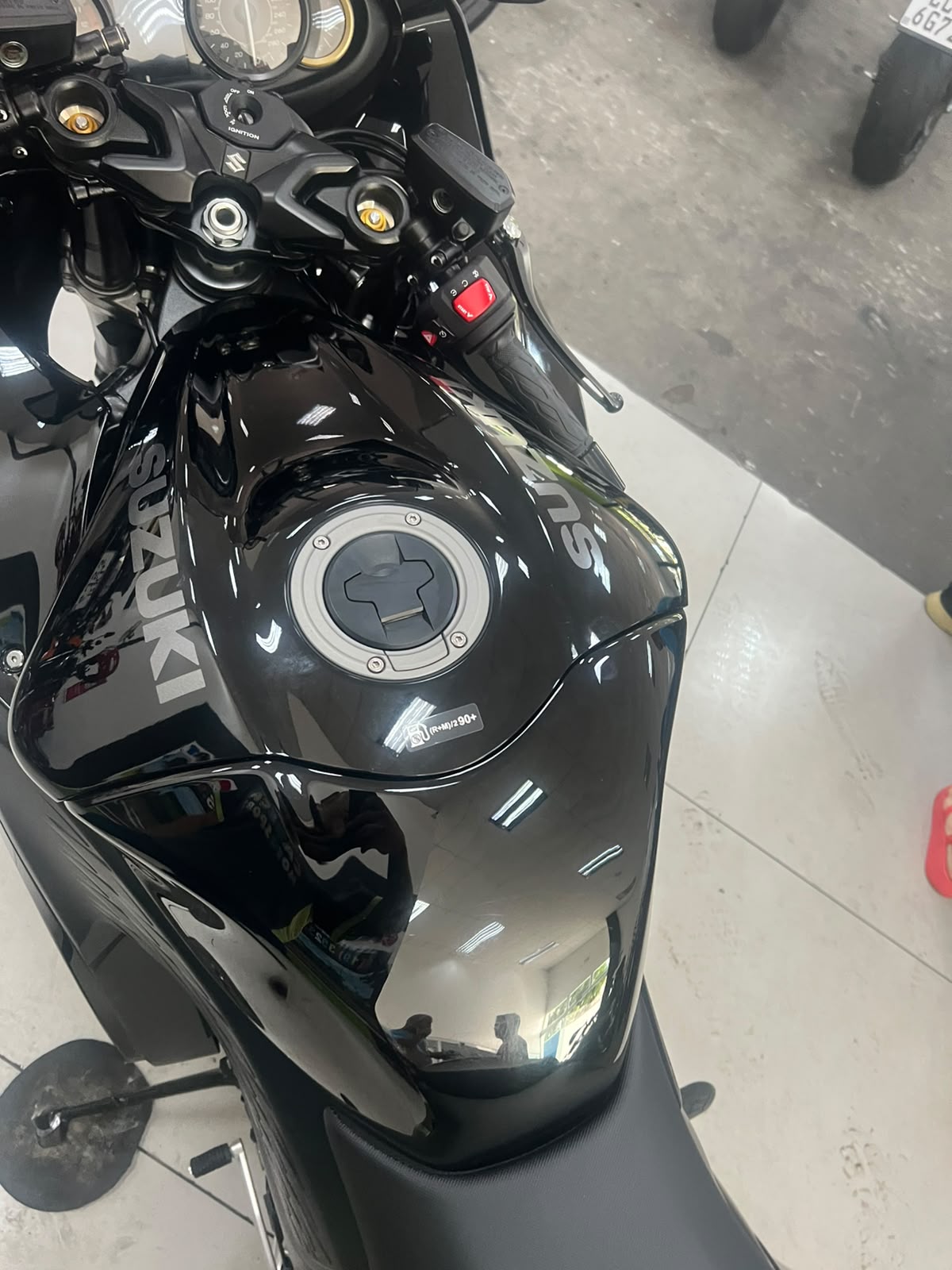 SUZUKI GSX 1300 R HAYABUSA