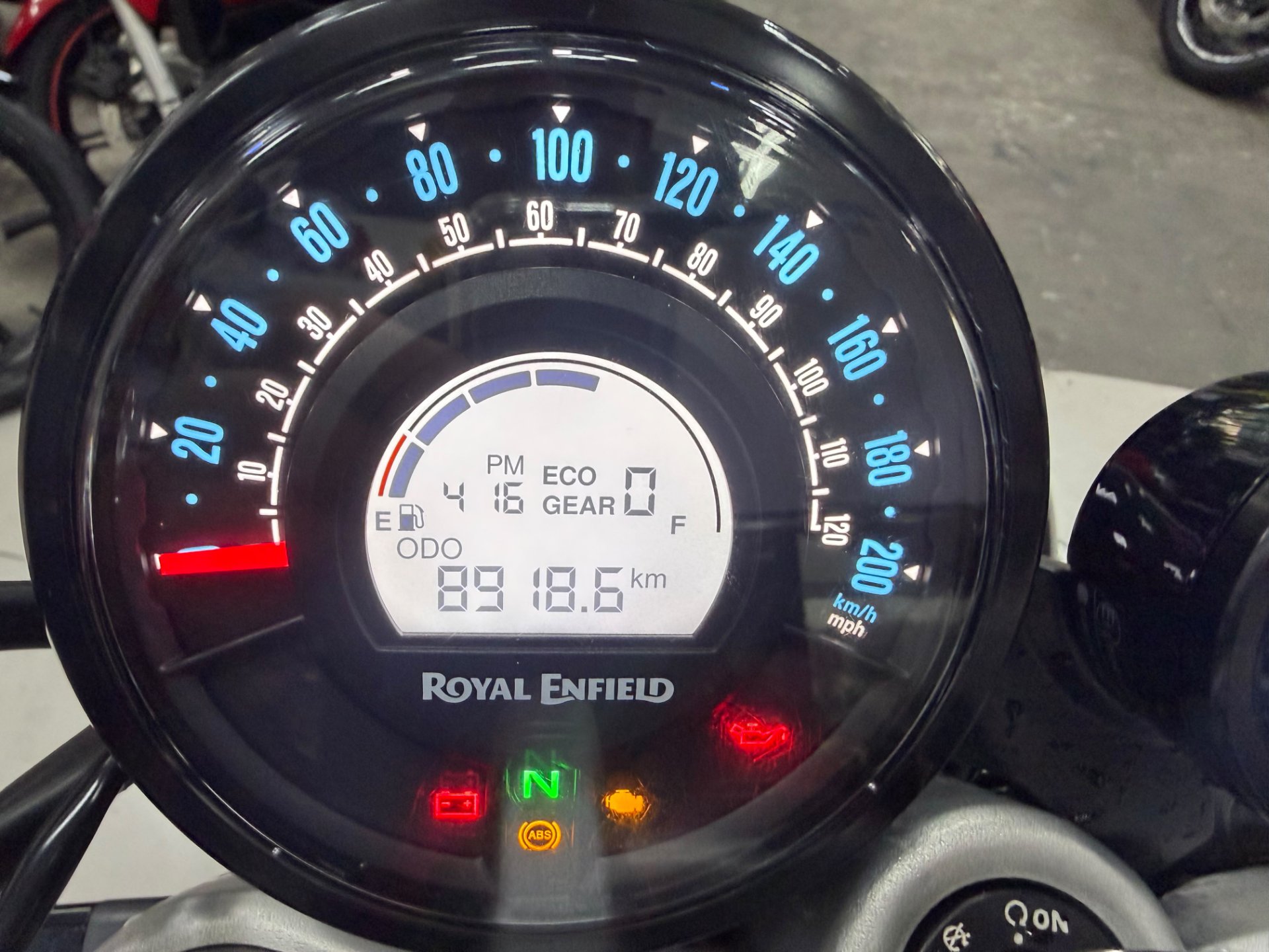 ROYAL ENFIELD SUPER METEOR 650
