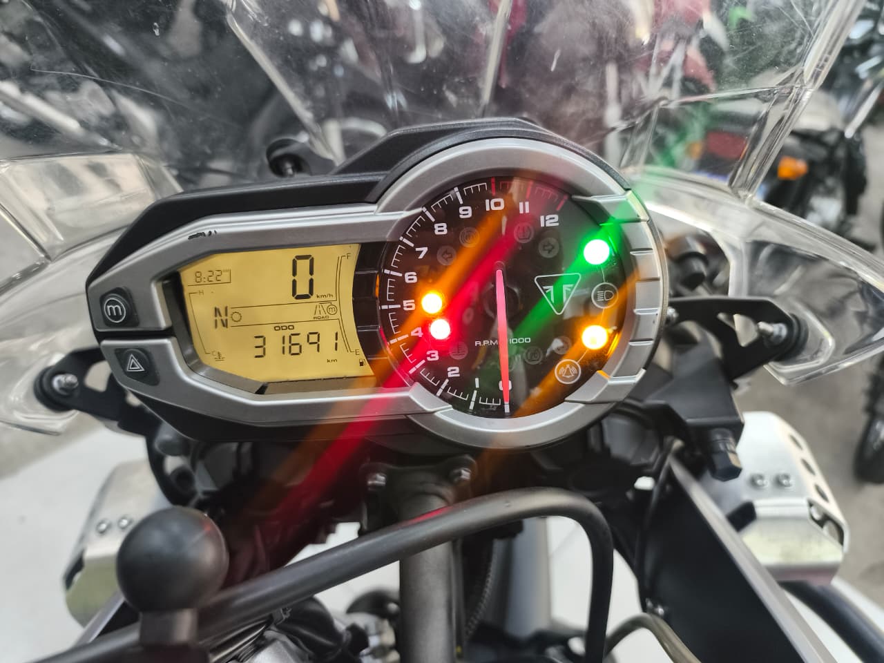 TRIUMPH TIGER 800 XCX