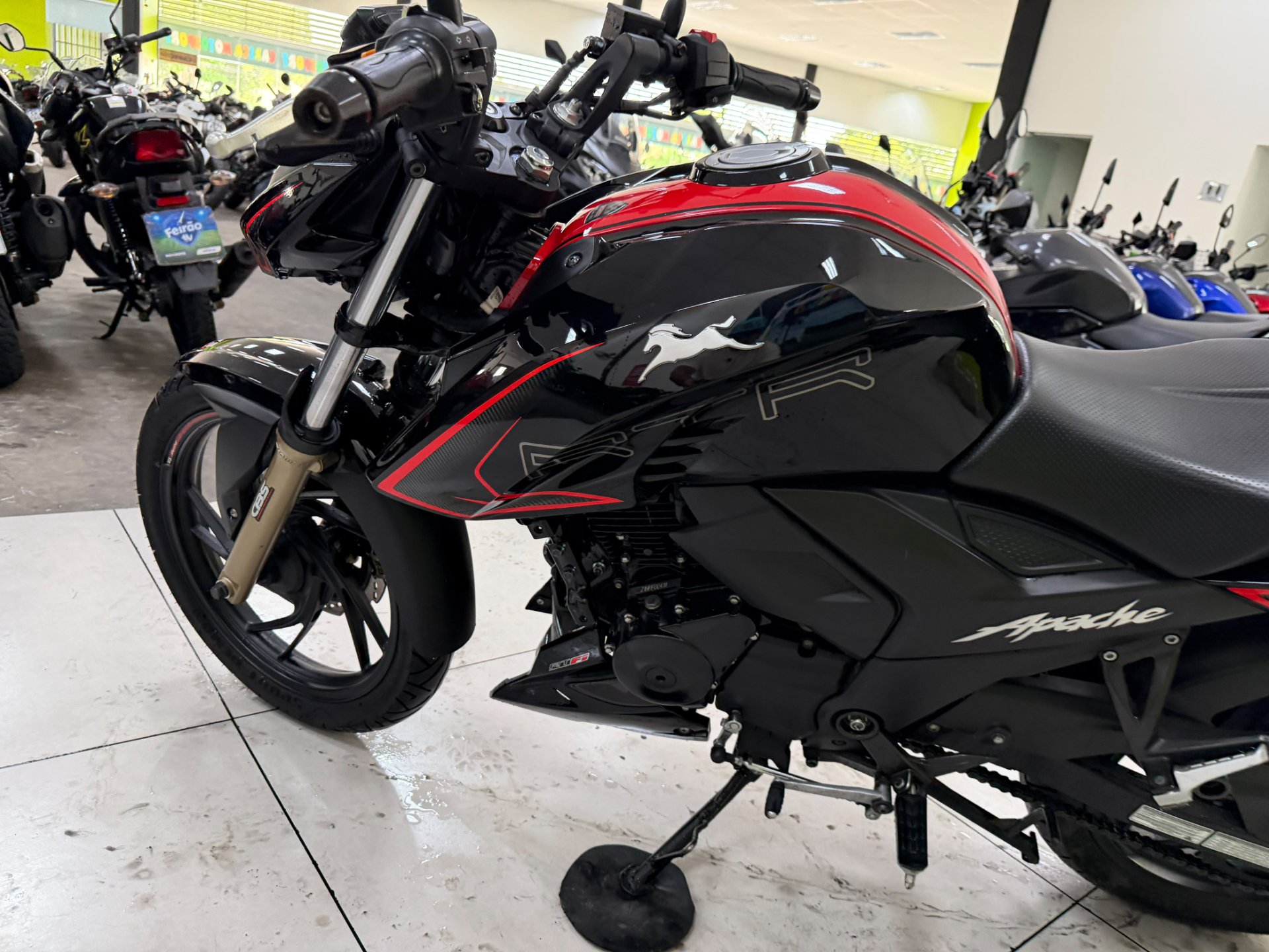 DAFRA APACHE RTR 200
