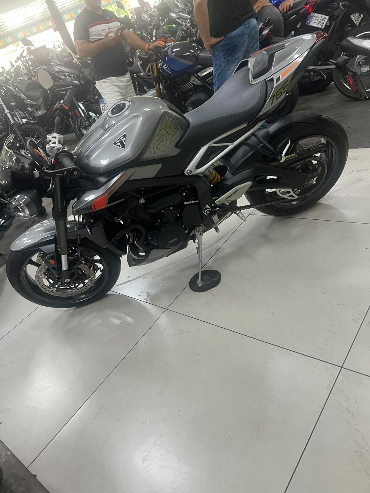 TRIUMPH STREET TRIPLE 765 RS