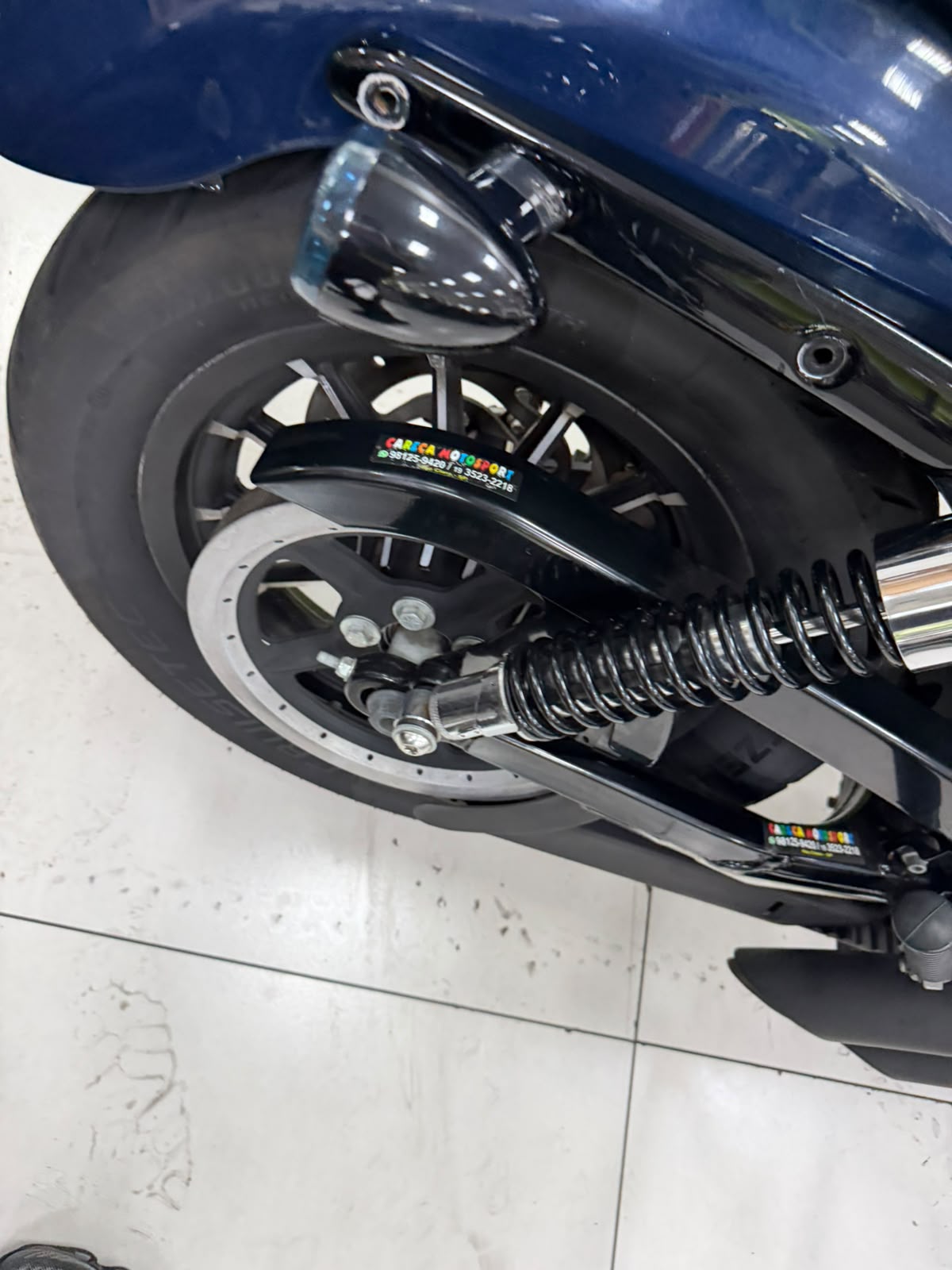 HARLEY-DAVIDSON SPORTSTER XL 883 R