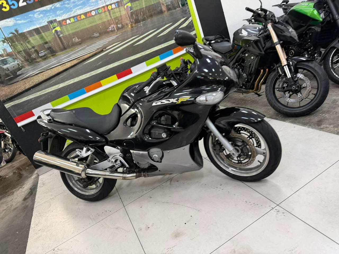 SUZUKI GSX 750 F