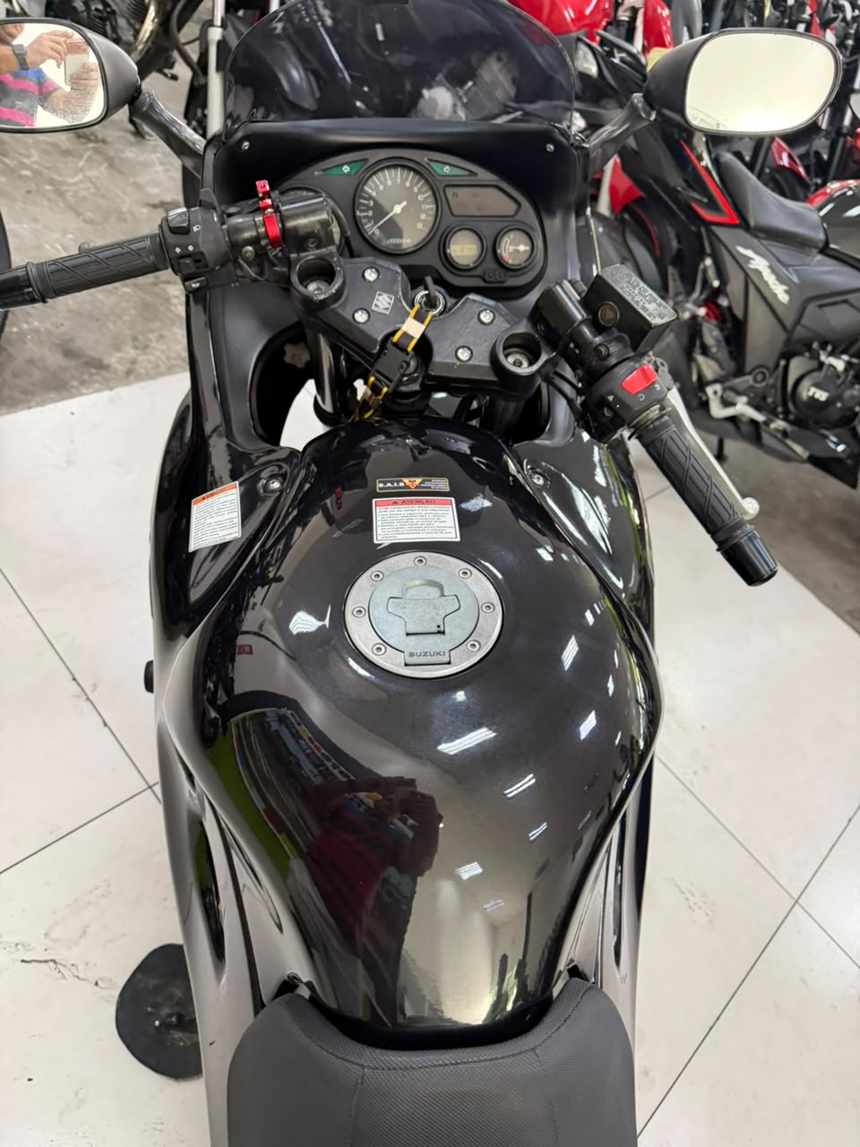 SUZUKI GSX 750 F