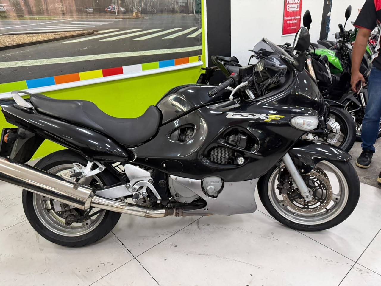 SUZUKI GSX 750 F