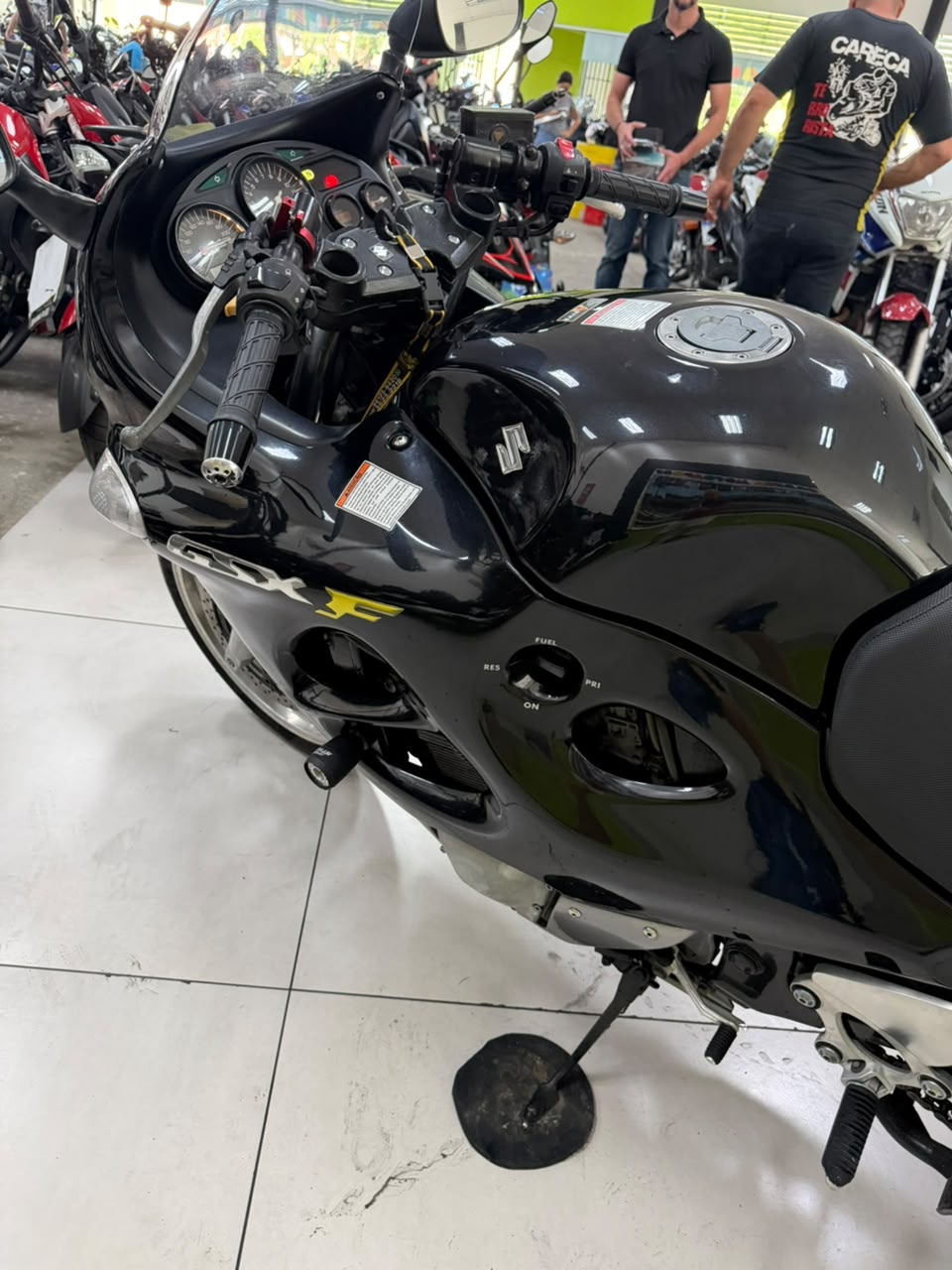 SUZUKI GSX 750 F