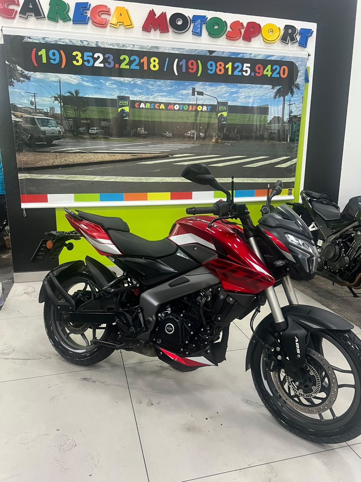 BAJAJ DOMINAR 200