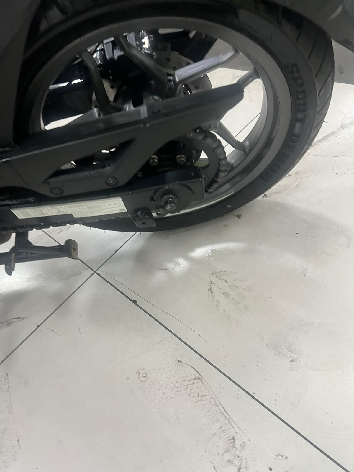BAJAJ DOMINAR 200