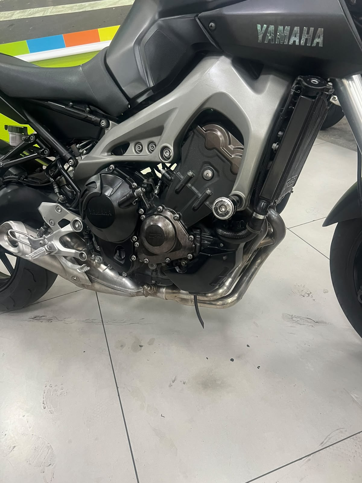 YAMAHA MT-09