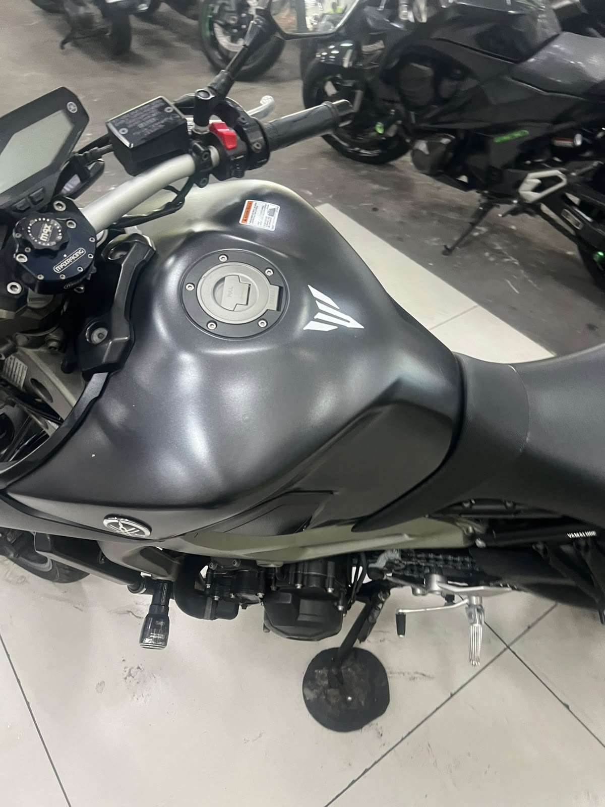 YAMAHA MT-09