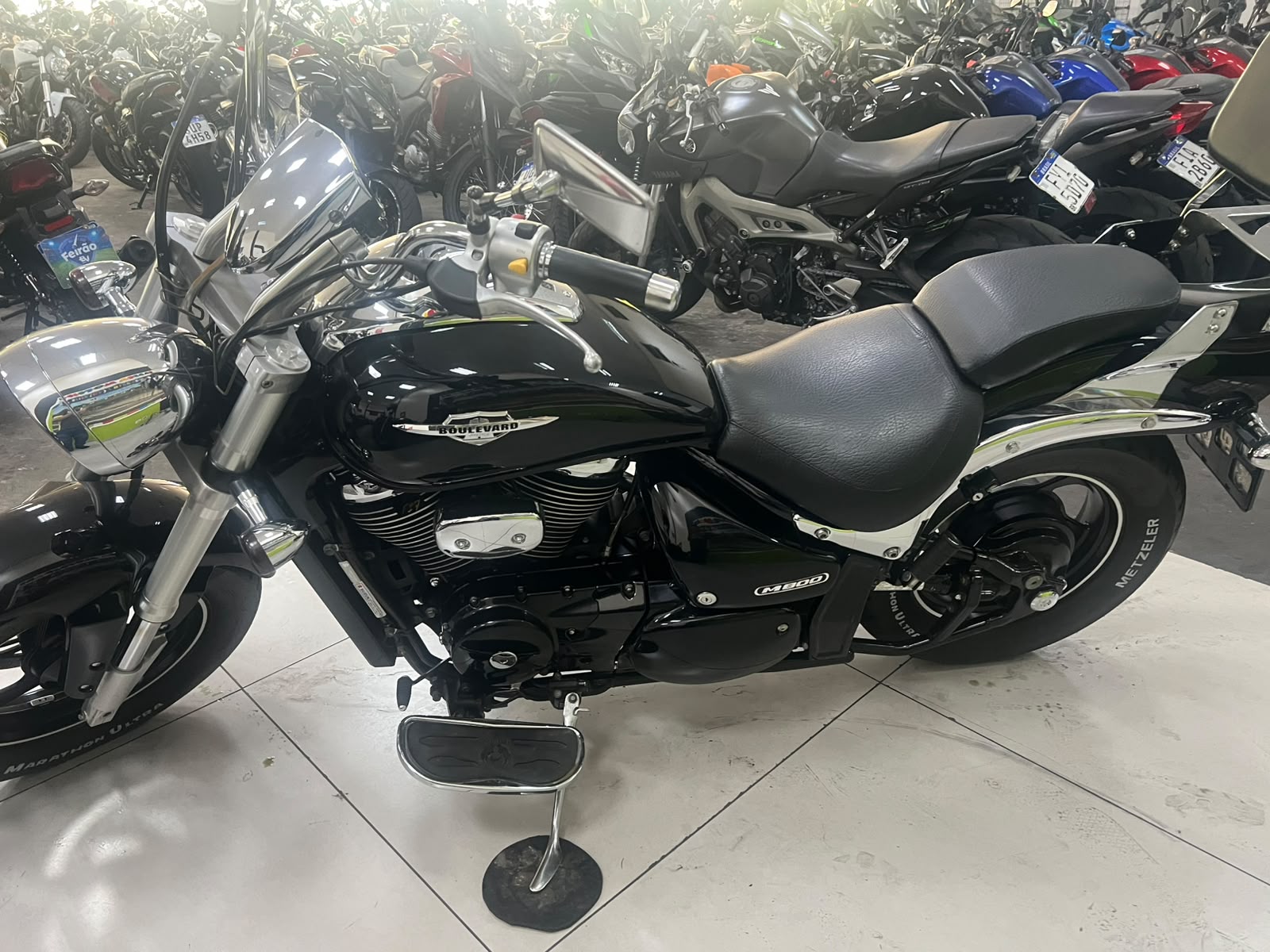 SUZUKI BOULEVARD M800