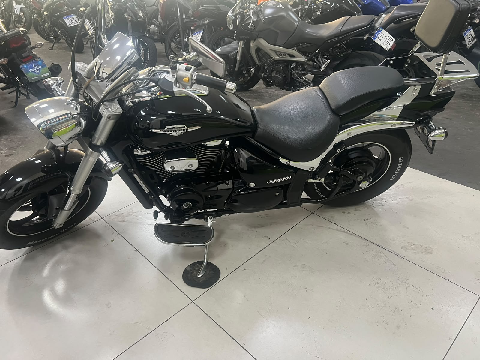 SUZUKI BOULEVARD M800