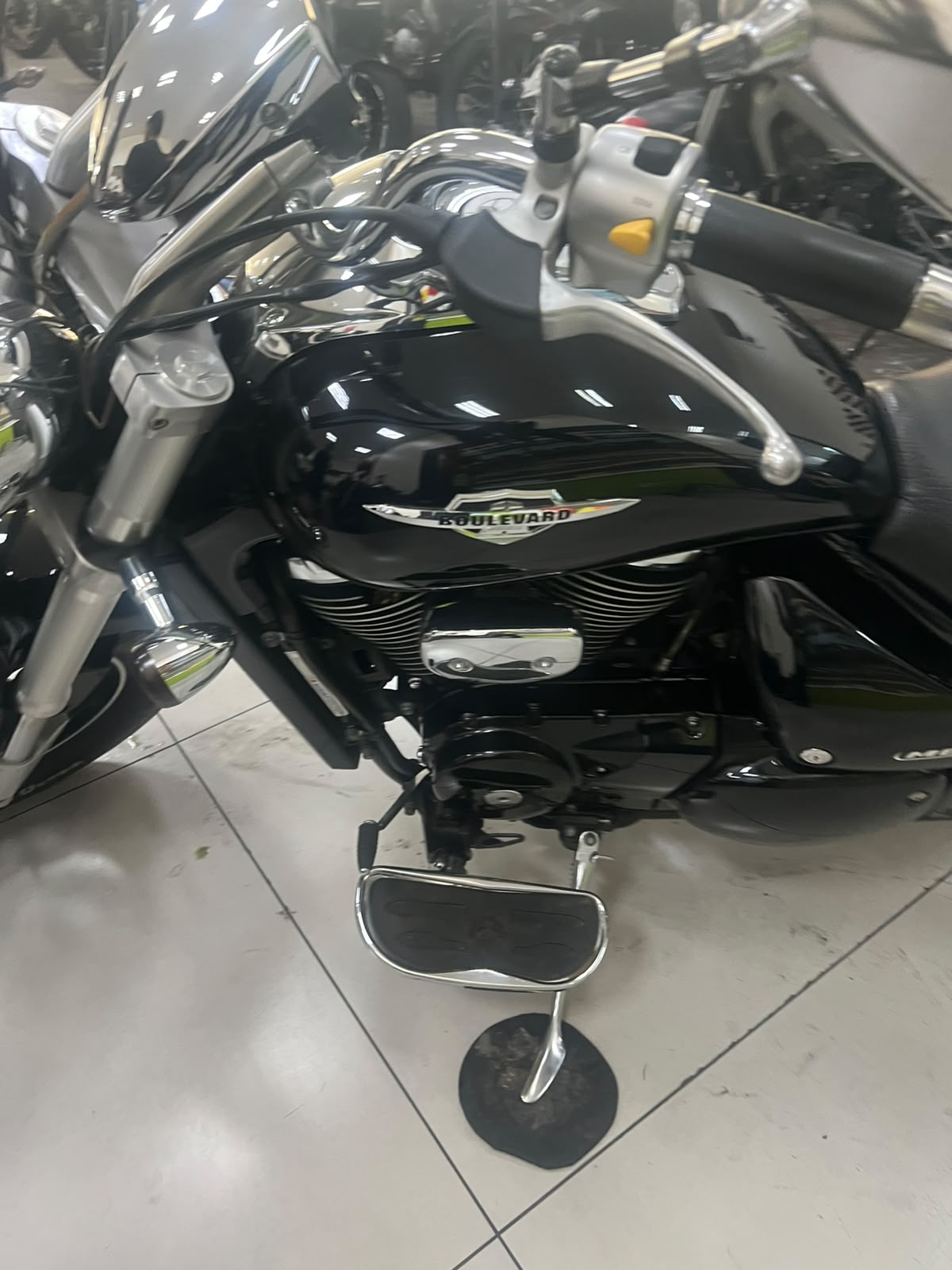SUZUKI BOULEVARD M800