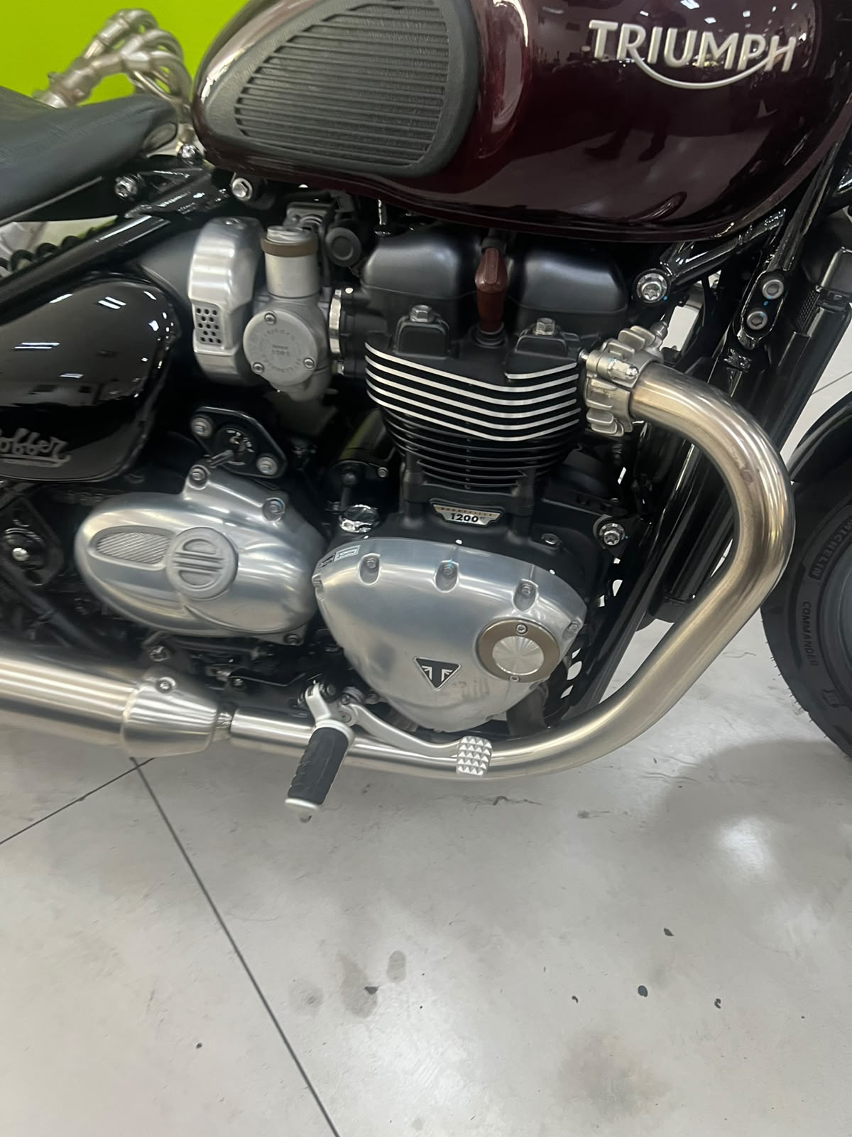 TRIUMPH BONNEVILLE BOBBER 1200