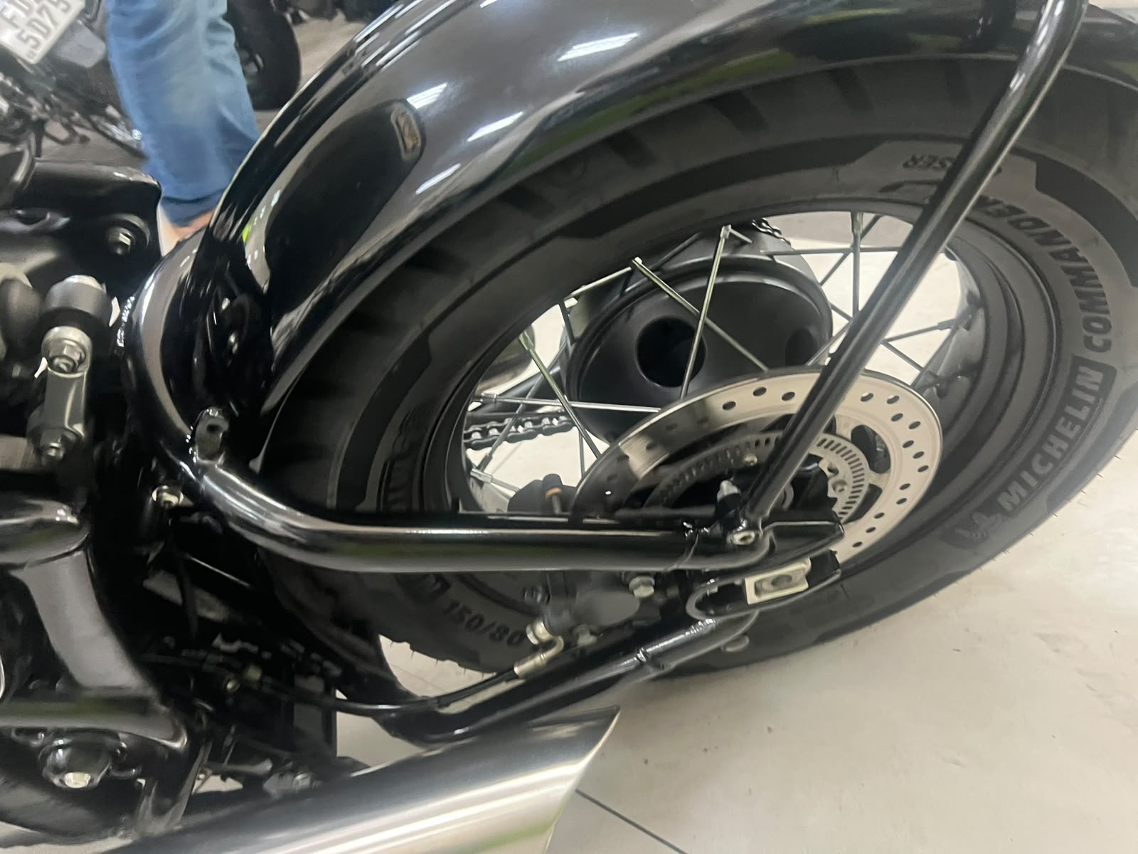 TRIUMPH BONNEVILLE BOBBER 1200