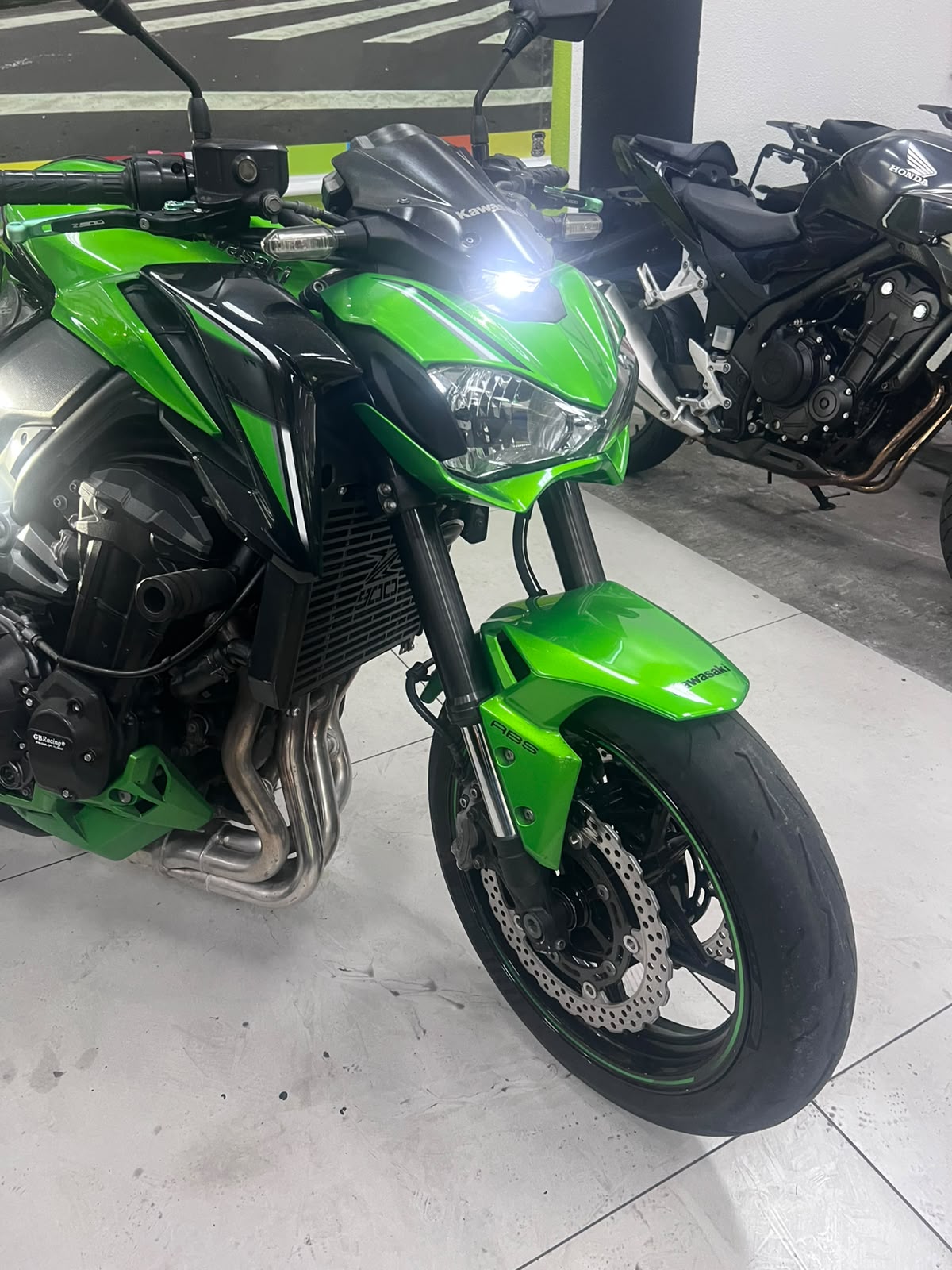 KAWASAKI Z900