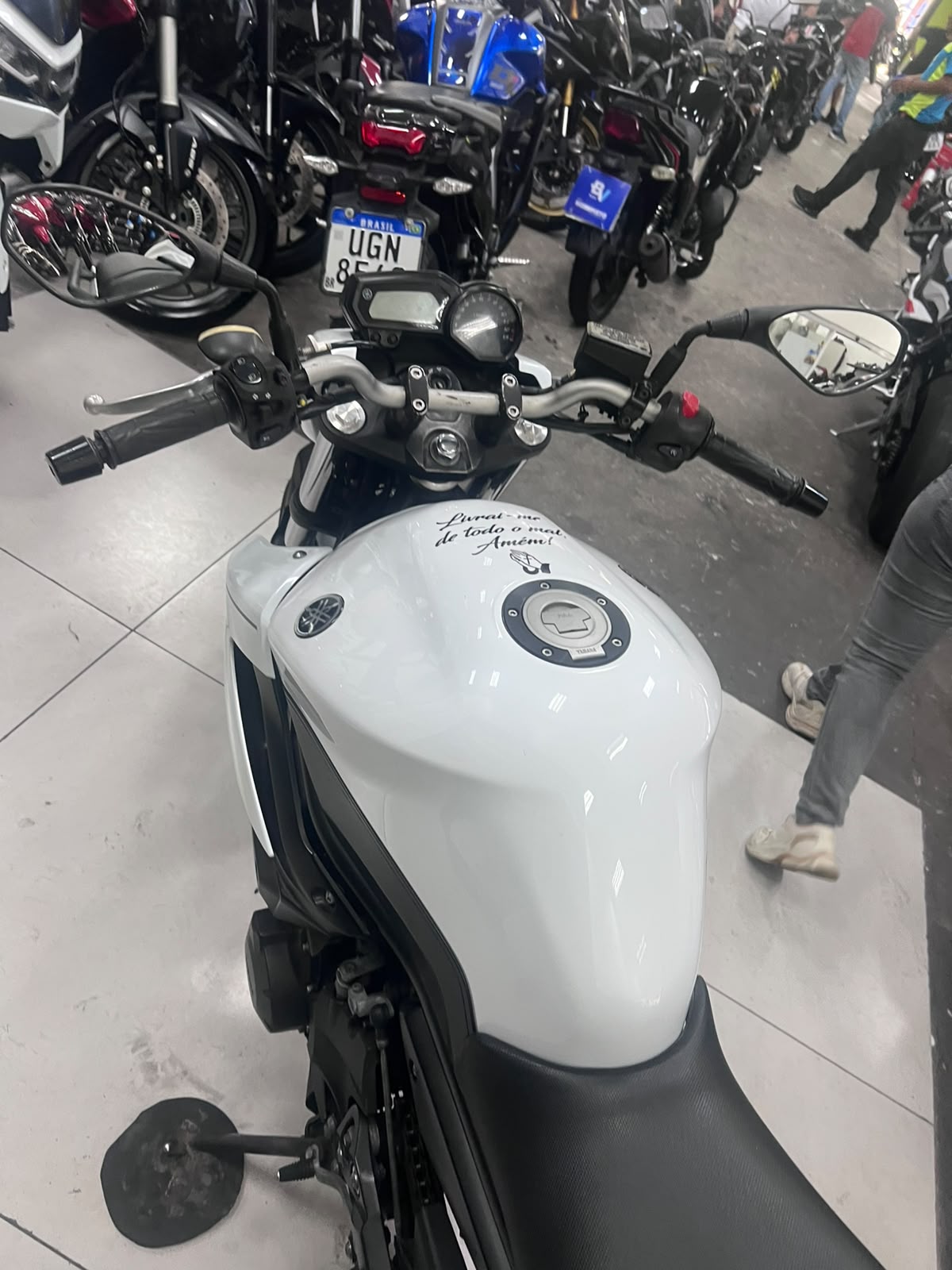 YAMAHA XJ6 N