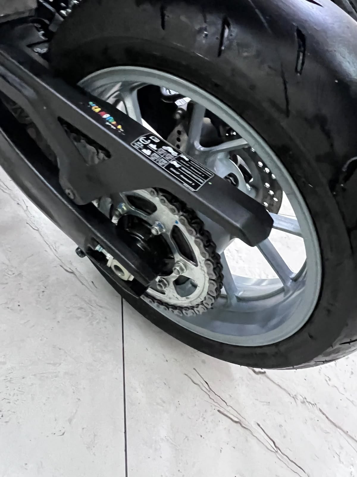 SUZUKI GSX-8R