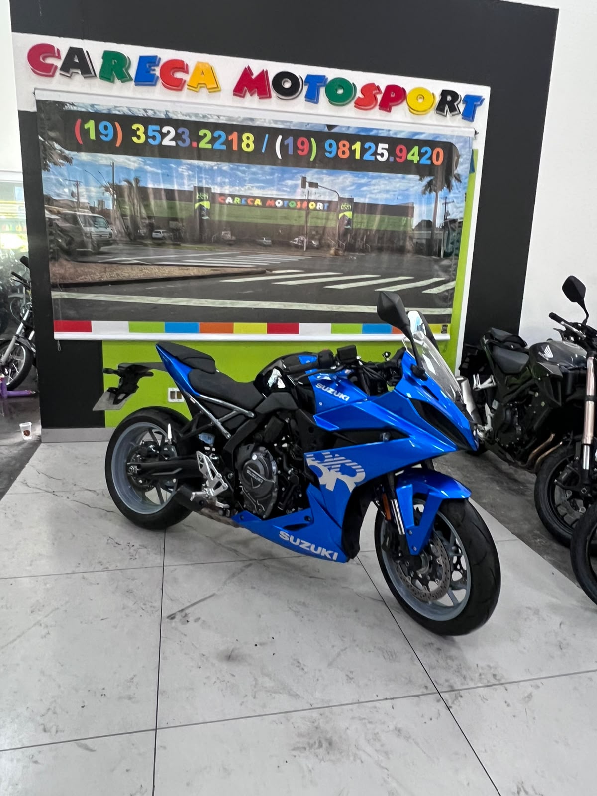 SUZUKI GSX-8R