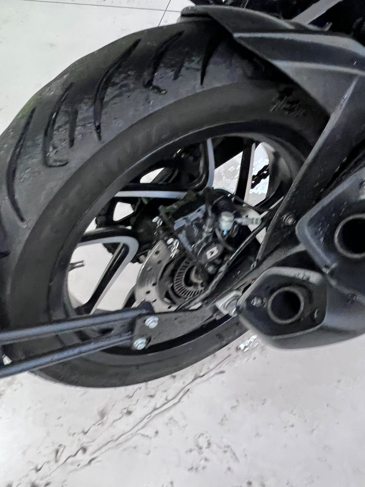 BAJAJ DOMINAR 400