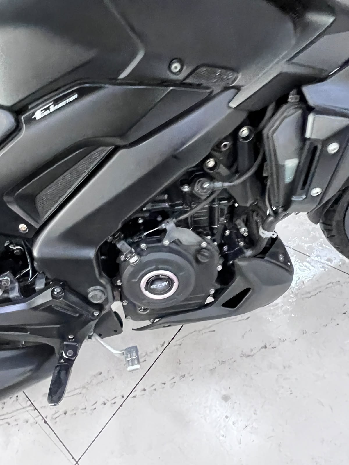 BAJAJ DOMINAR 400