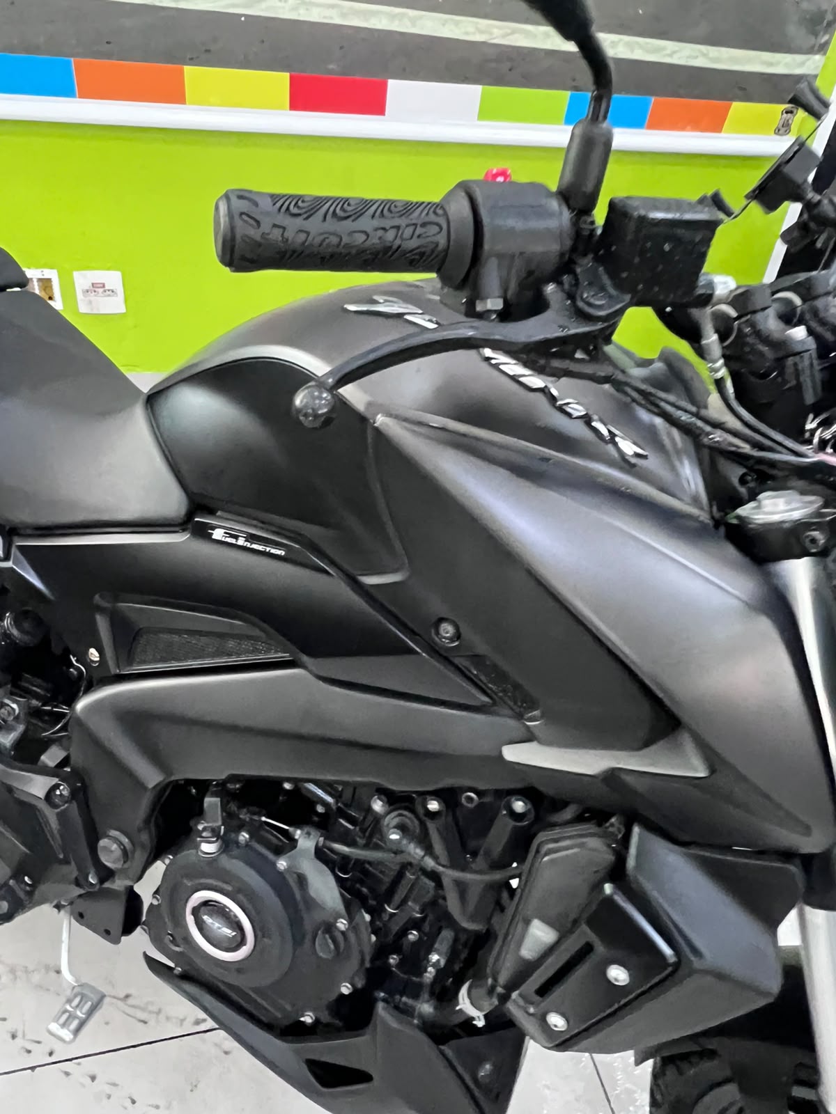BAJAJ DOMINAR 400