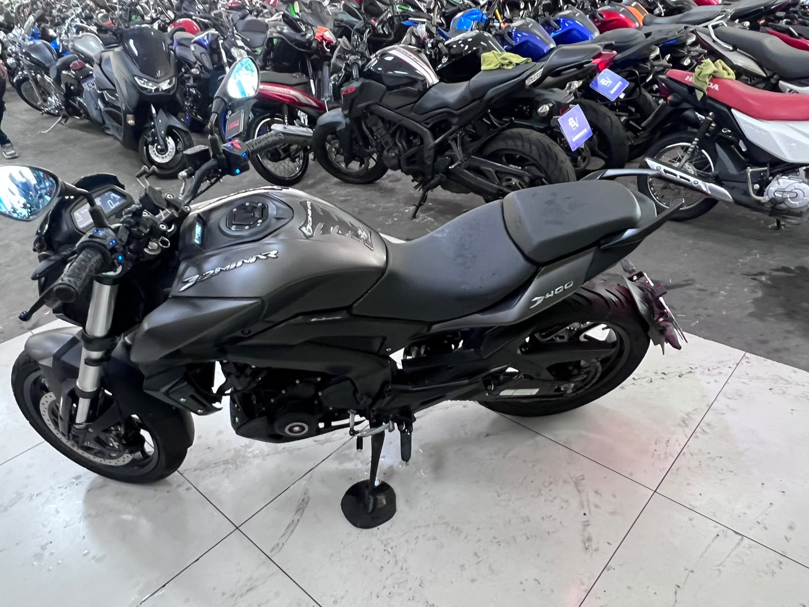 BAJAJ DOMINAR 400