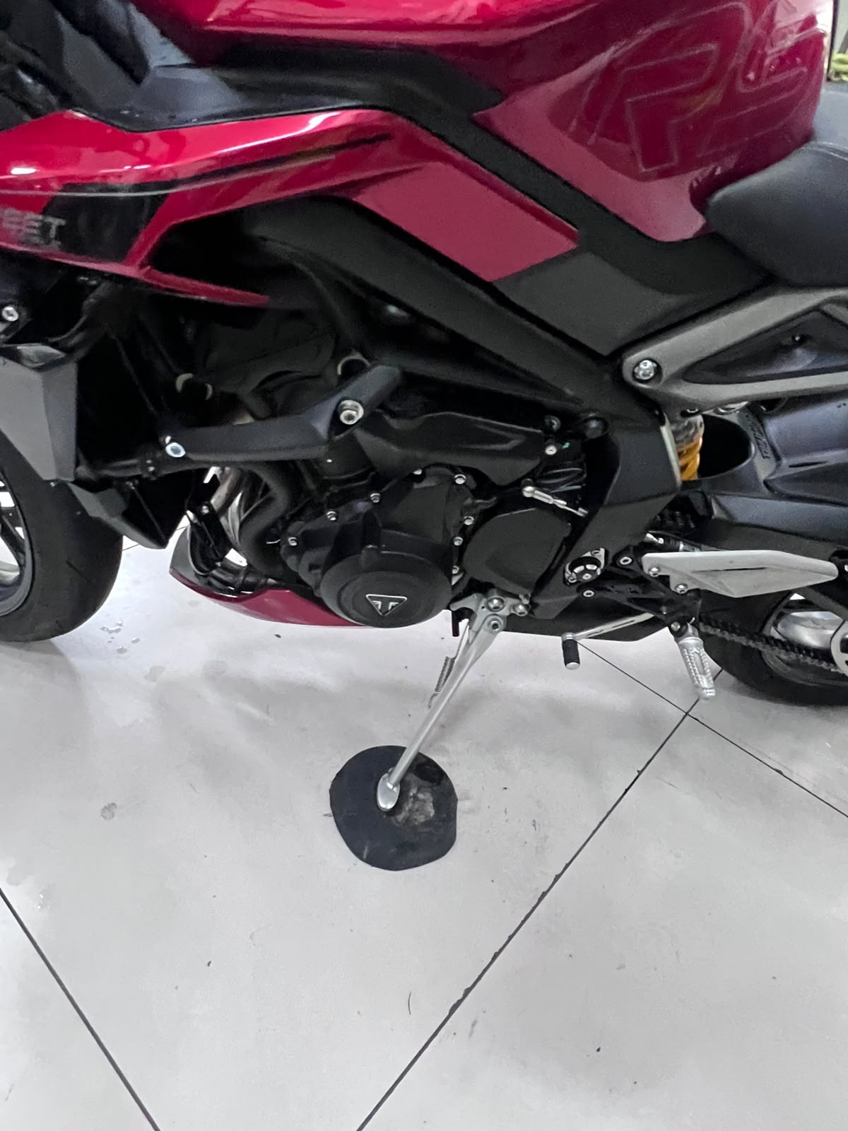 TRIUMPH STREET TRIPLE 765 RS