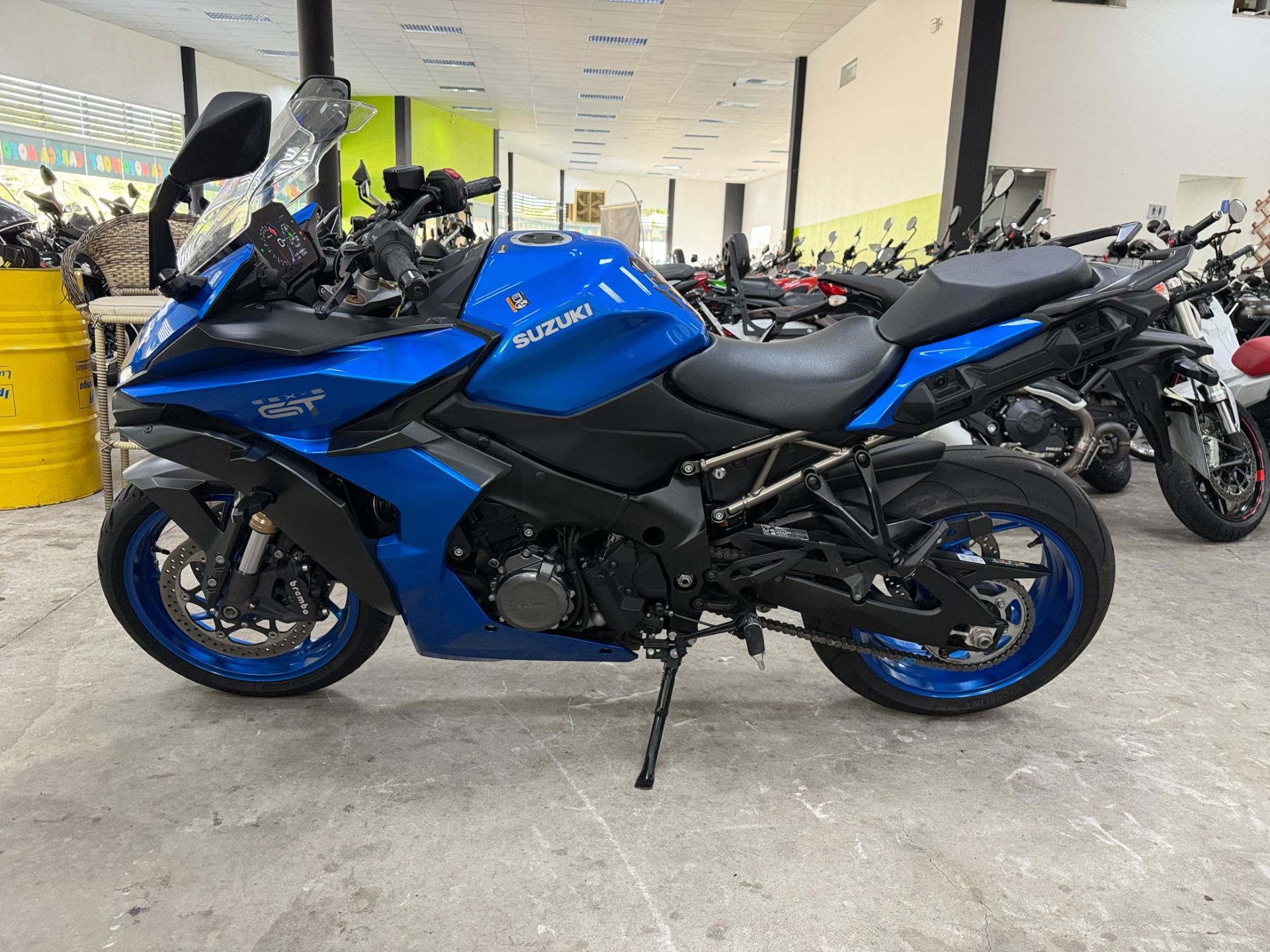 SUZUKI GSX-S1000 GT