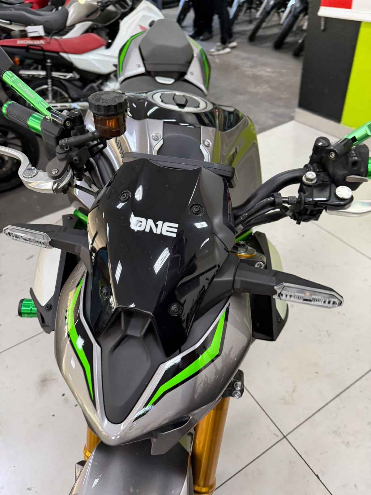KAWASAKI Z900 R EDITION