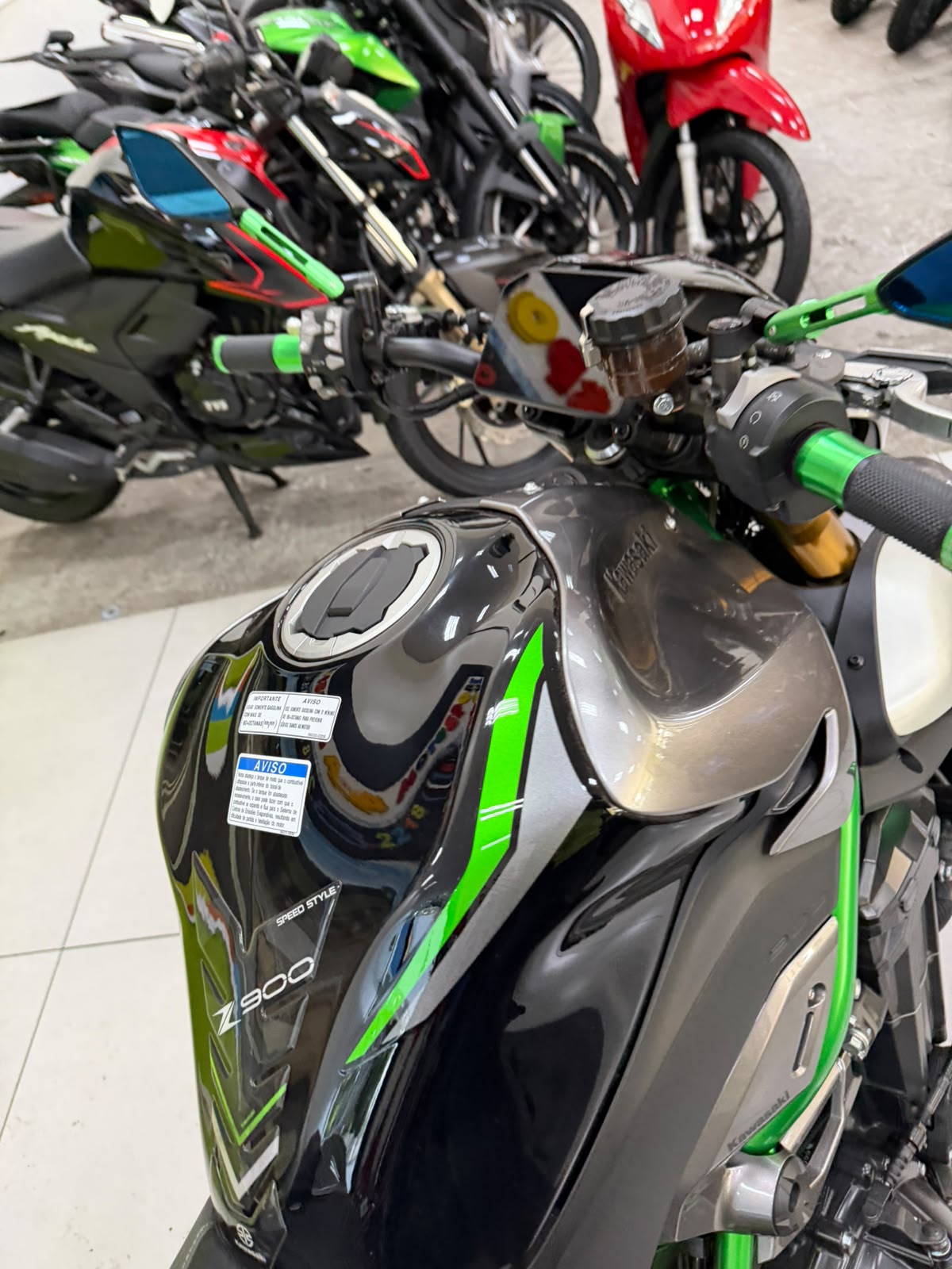 KAWASAKI Z900 R EDITION