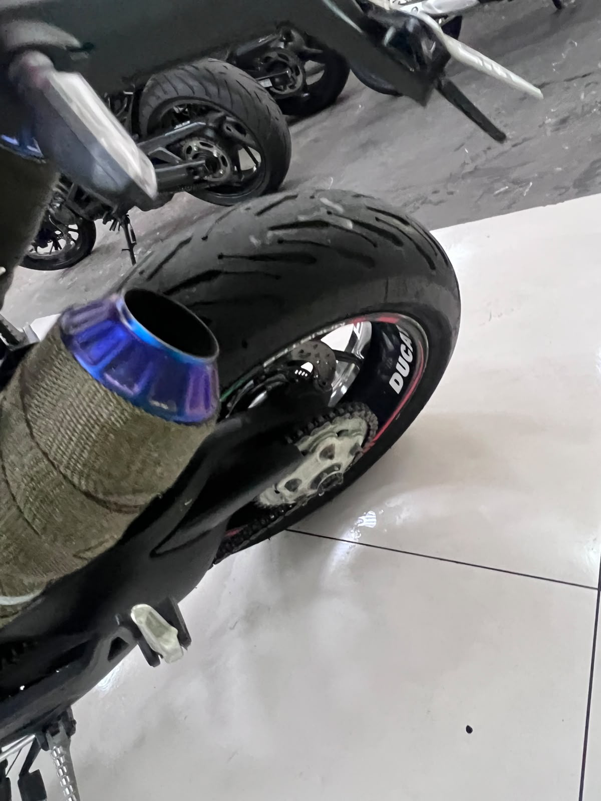 DUCATI MONSTER 796